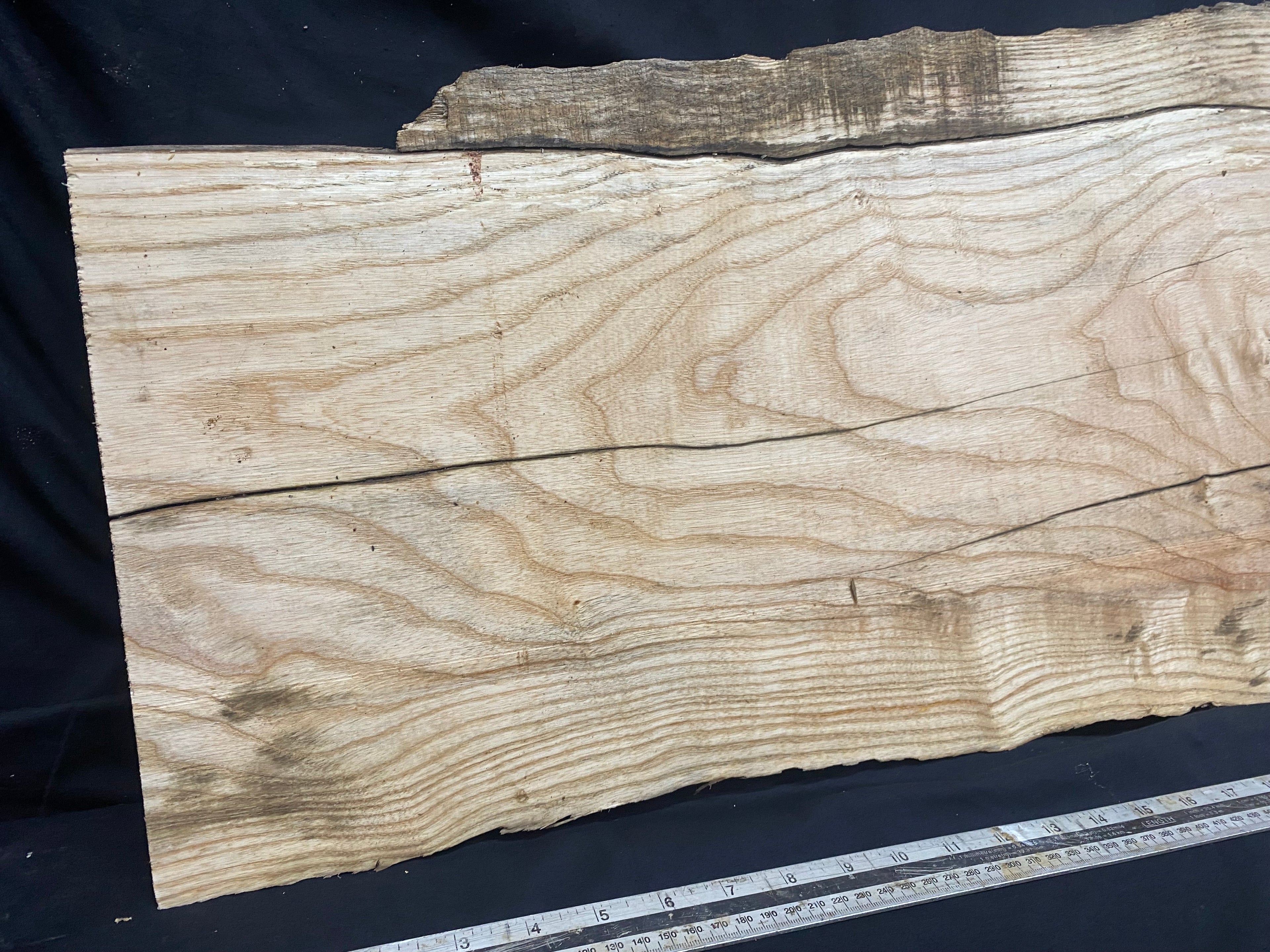 Hardwood ash, plank, 992 L x 392 W x 39 D mm     (338)