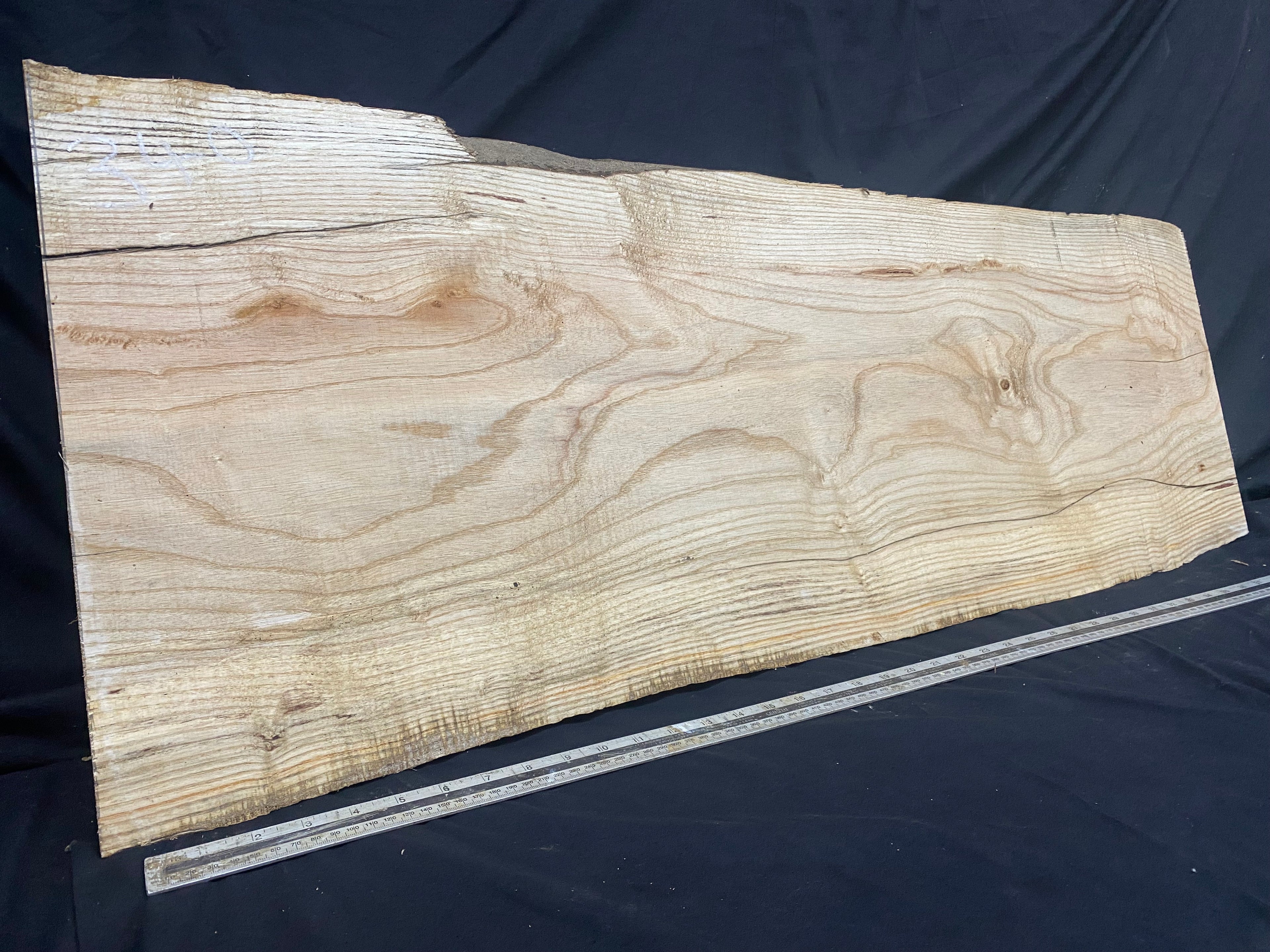 Hardwood ash, plank, 1069 L x 434 W x 39 D mm     (340)