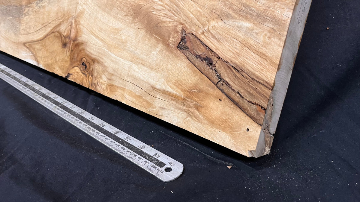 Hornbeam resin table project, shef, mantle 1075 L x 379 W x 42 D mm  (645)