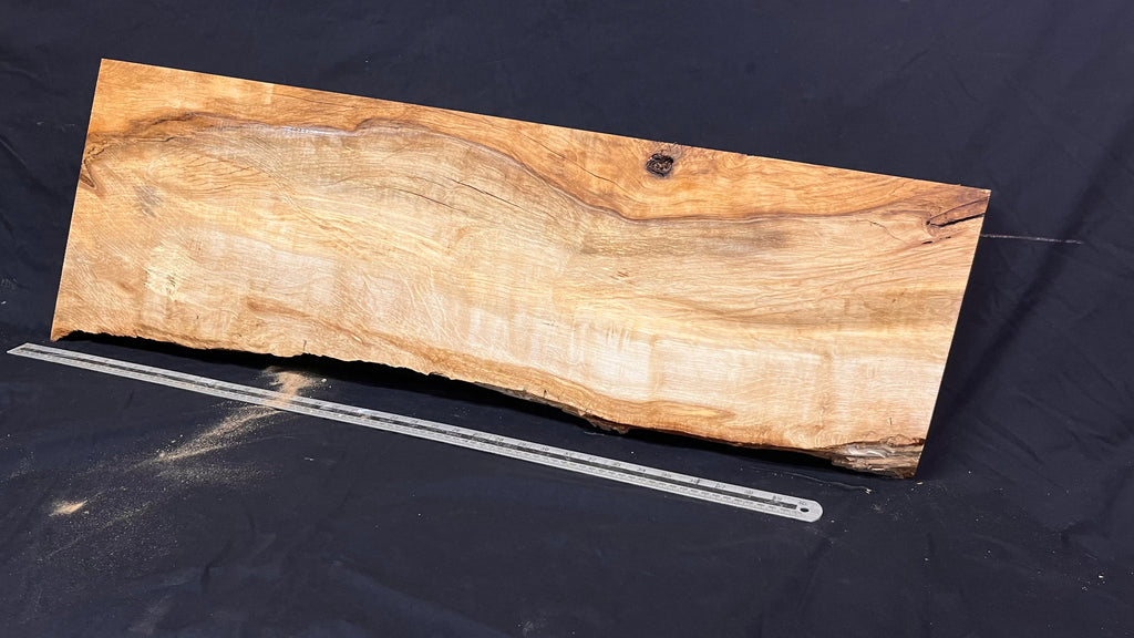 Hornbeam resin table project, shef, mantle 1075 L x 379 W x 42 D mm  (645)