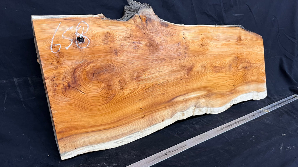 Coffee table top yew, slab, board 873 L x 388 W x 67 D mm    (658)