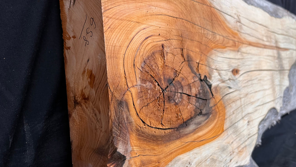 Coffee table top yew, slab, board 873 L x 388 W x 67 D mm    (658)