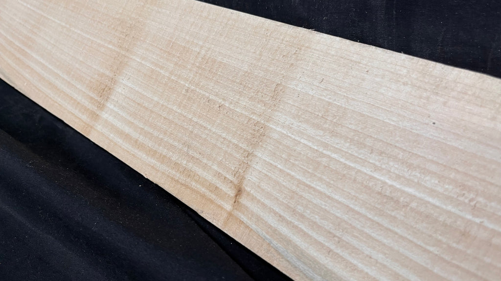 Lime wood carving block, 868 L x 108 W x 28 D mm        (0666)