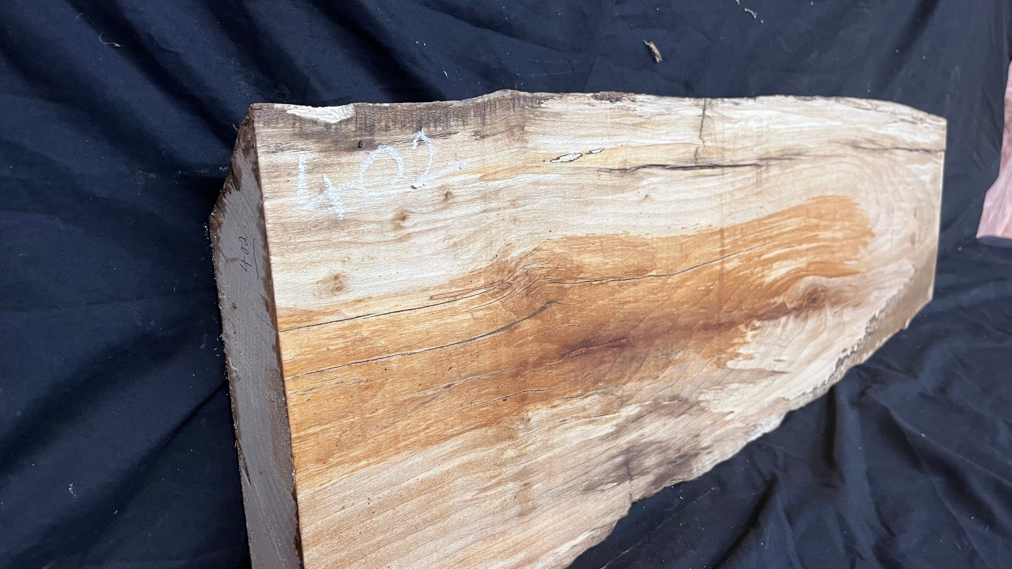 London Plane Mantle 983 L x 334 W x 64 D mm (402)