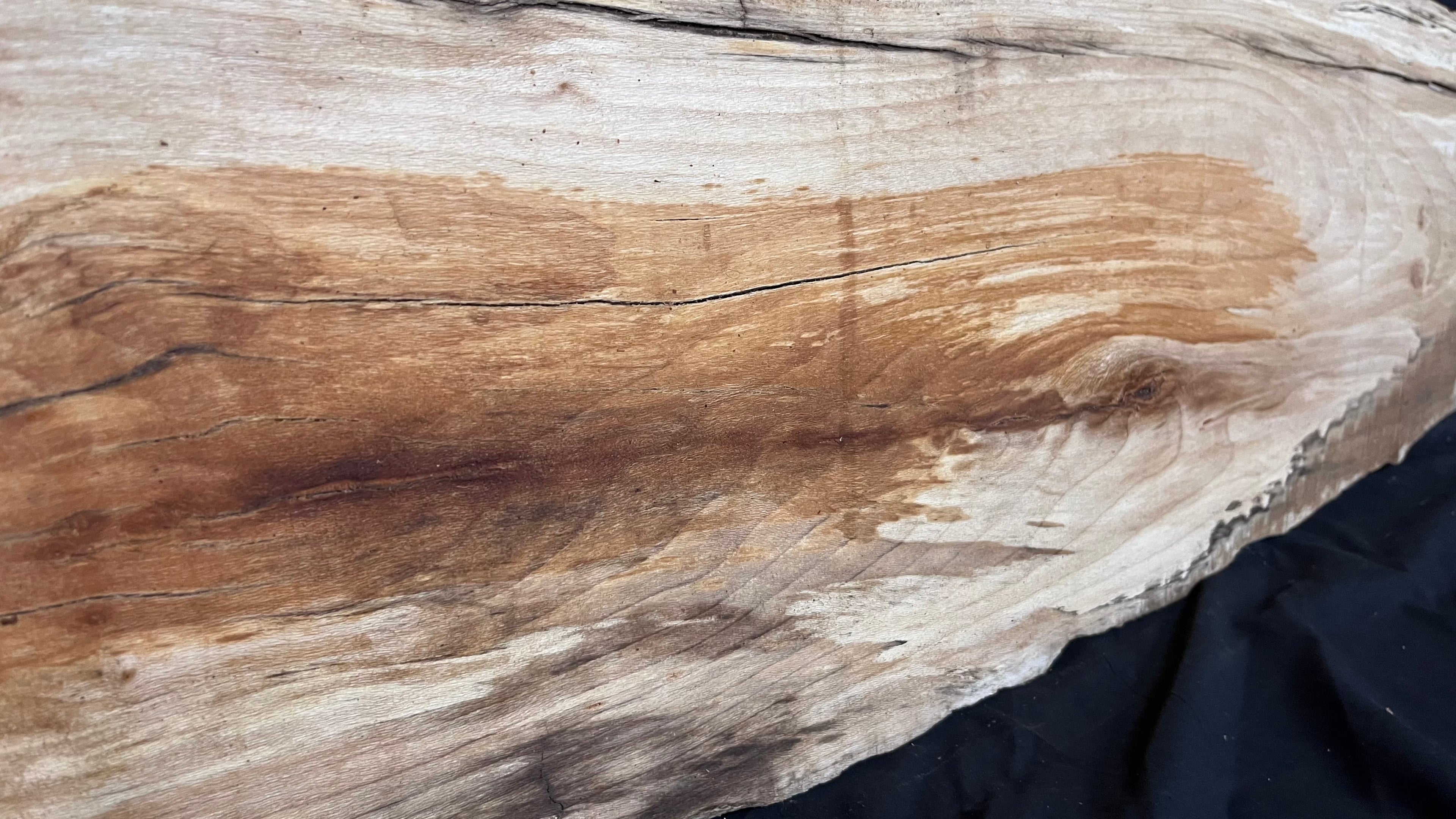 London Plane Mantle 983 L x 334 W x 64 D mm (402)