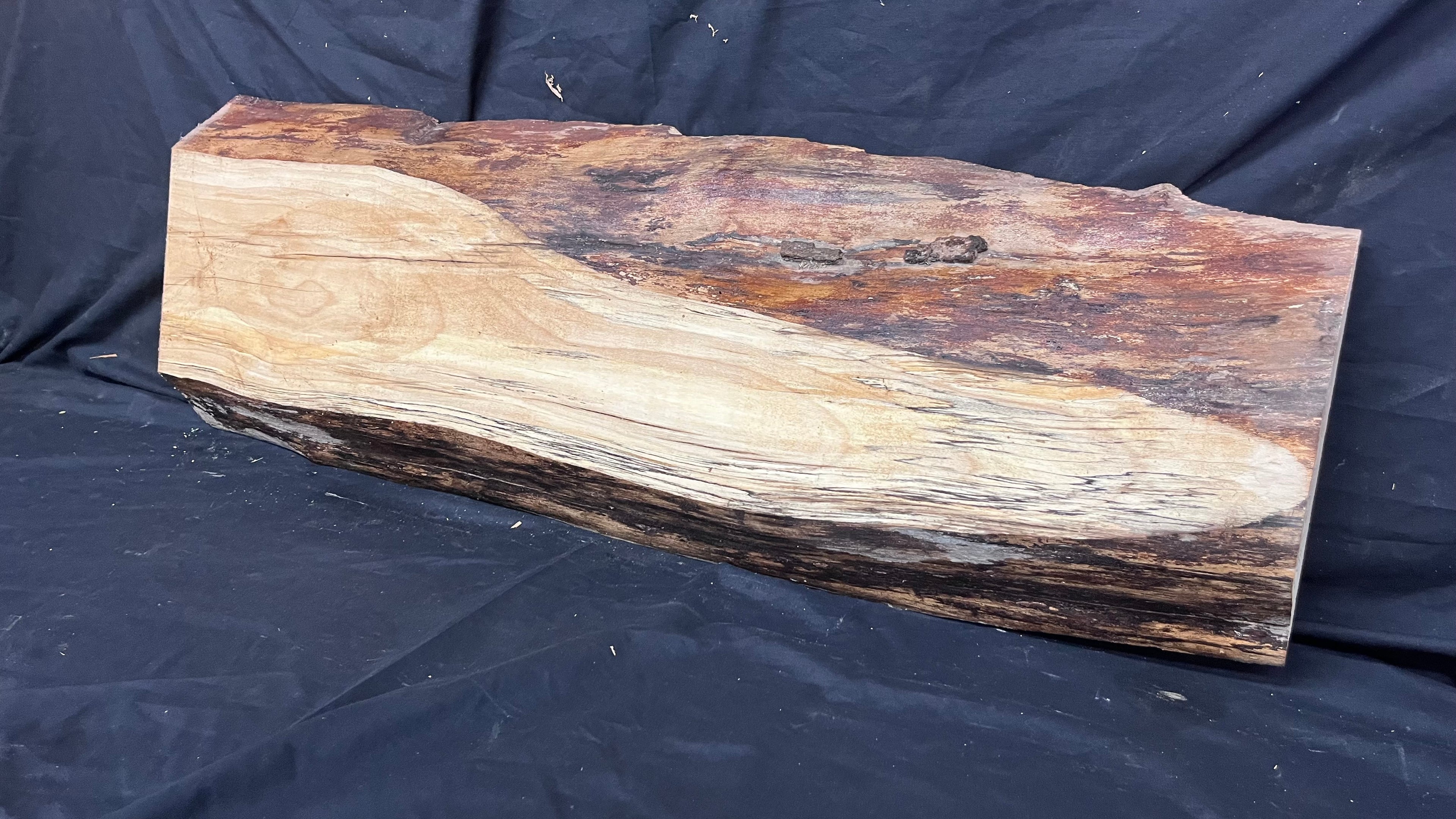 London Plane Mantle 983 L x 334 W x 64 D mm (402)