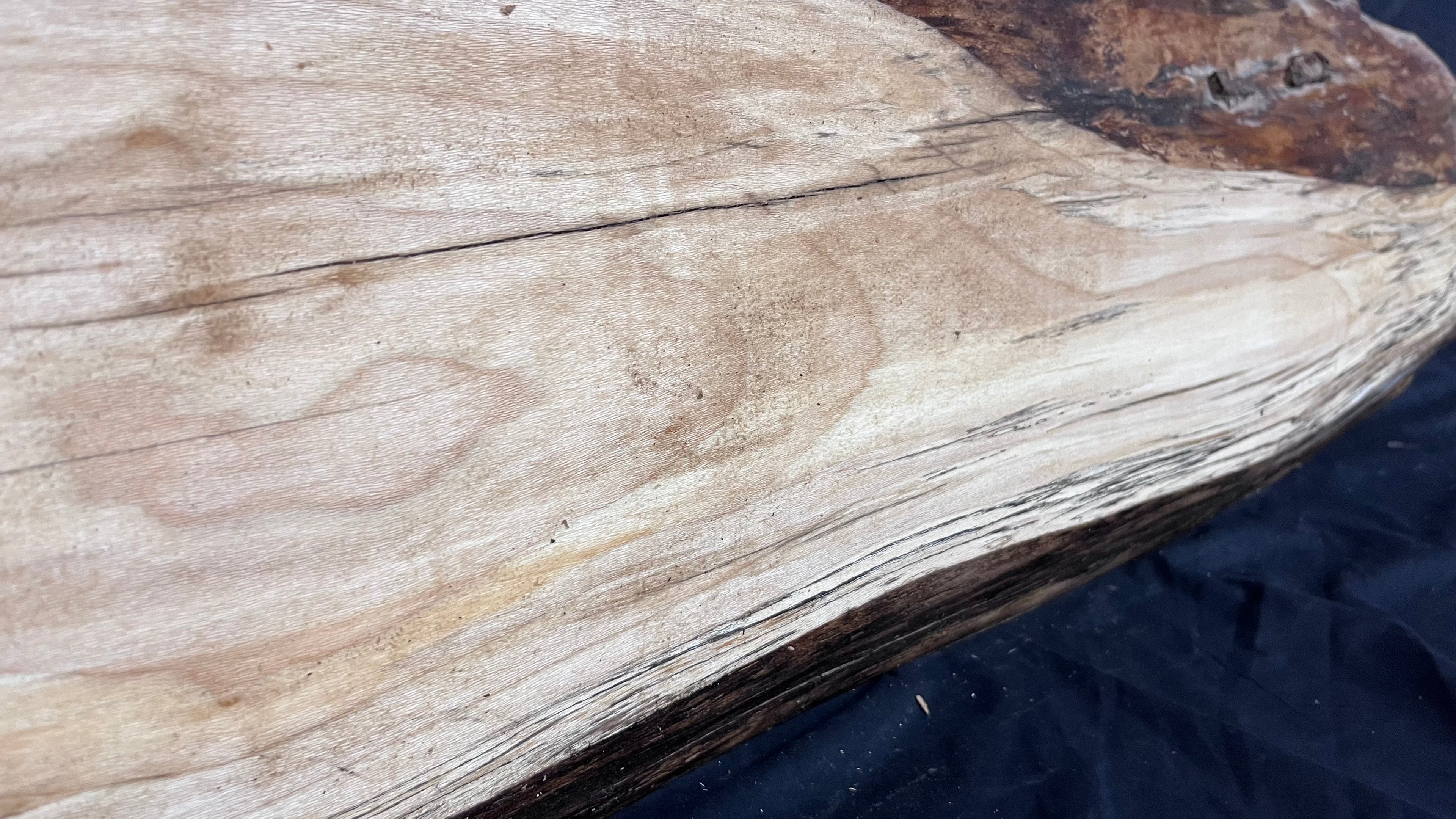 London Plane Mantle 983 L x 334 W x 64 D mm (402)