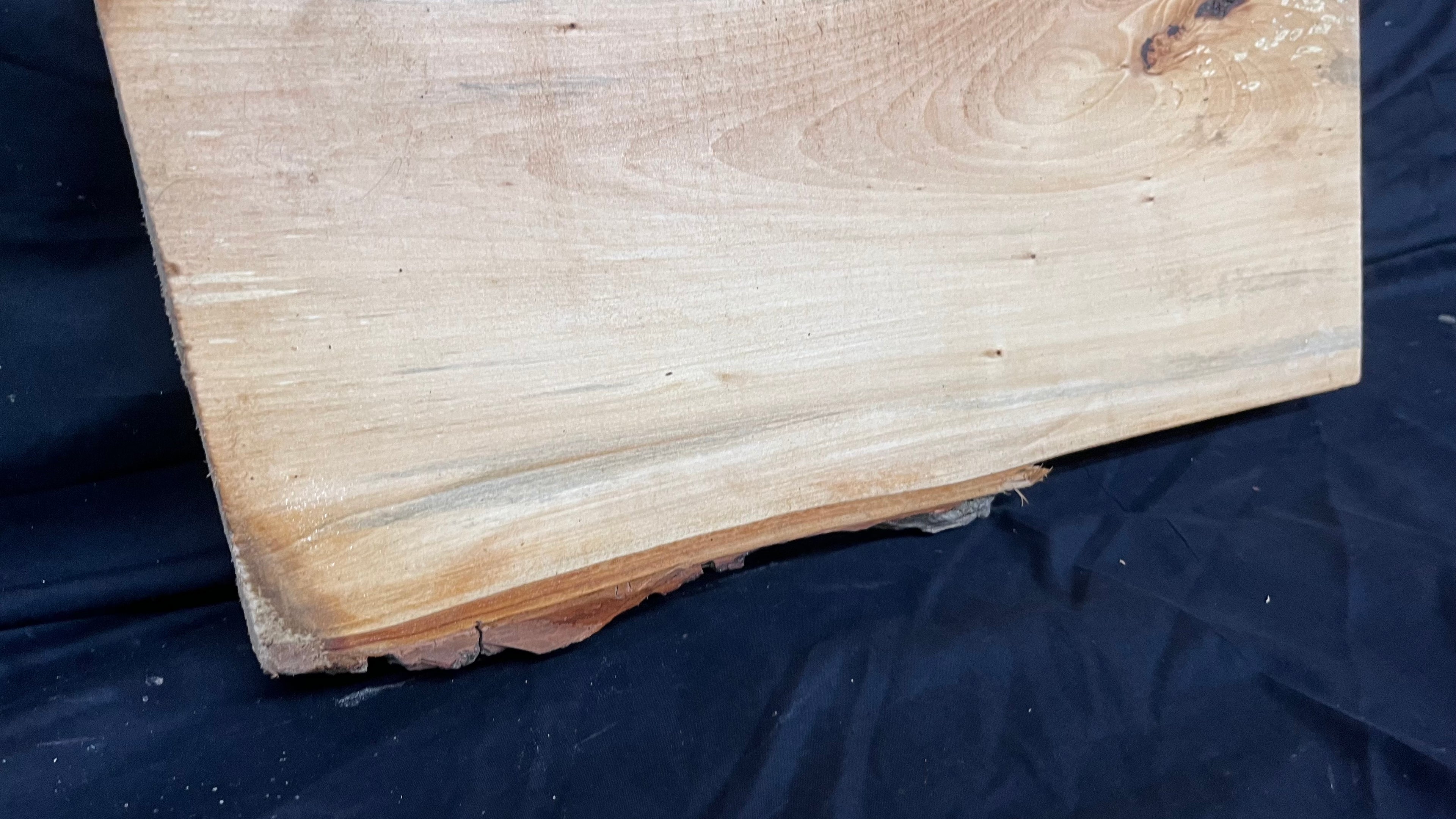 Lime Wood shelving, plank  536 L x 356 W x 32 D mm (403)