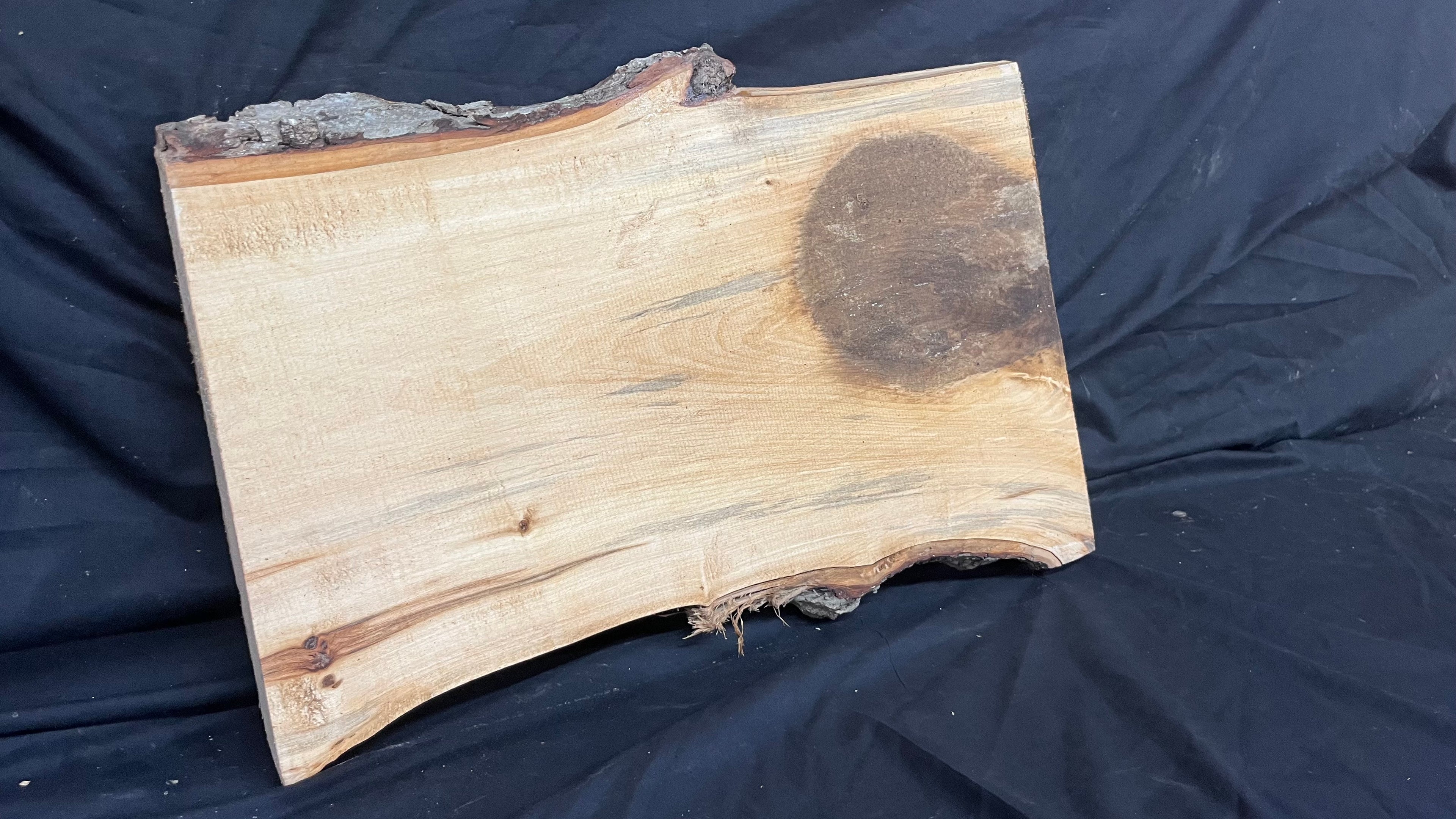 Lime Wood shelving, plank  536 L x 356 W x 32 D mm (403)