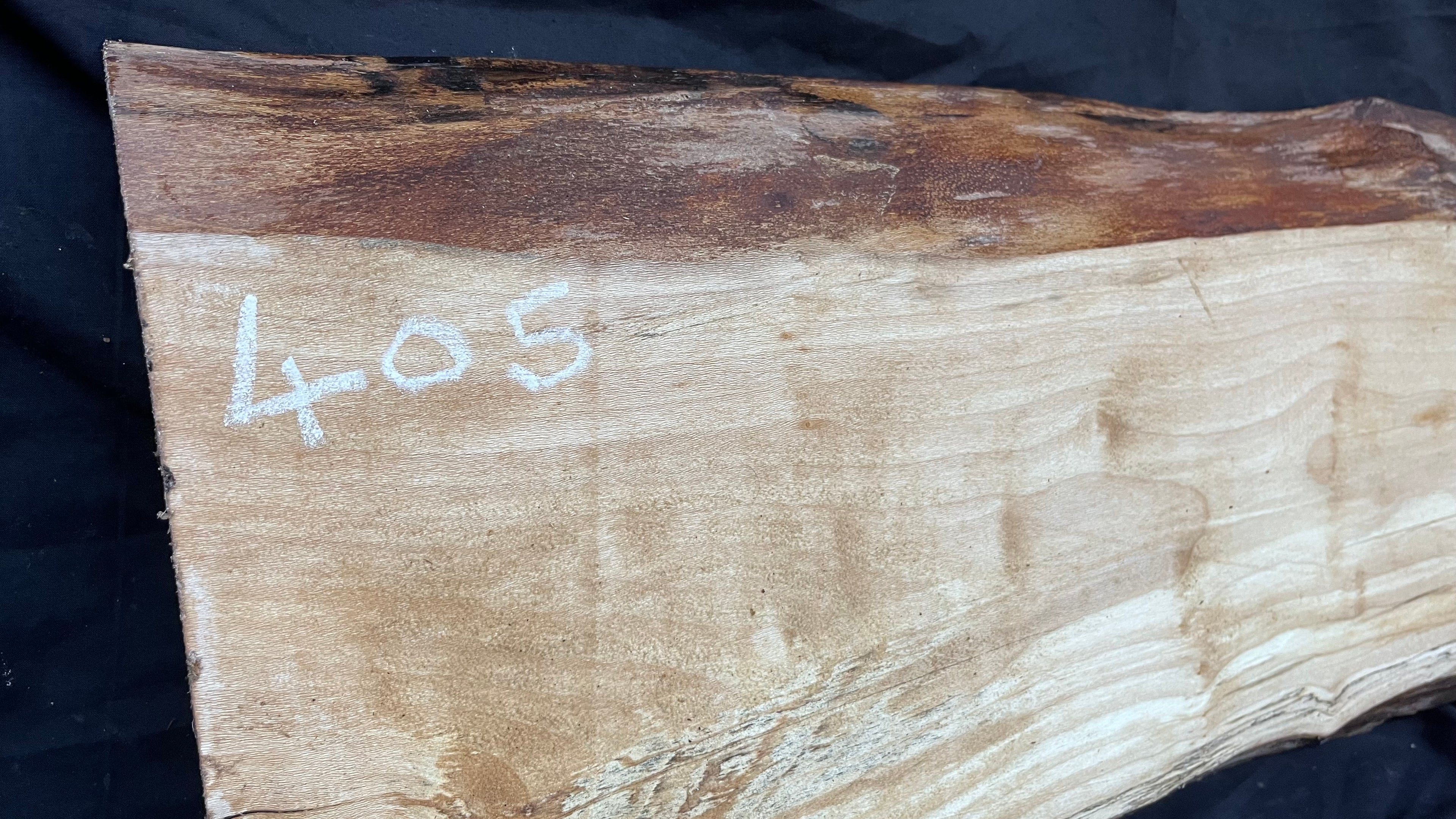 London Plane Mantle 788 L x 394 W x 63 D mm       (405)