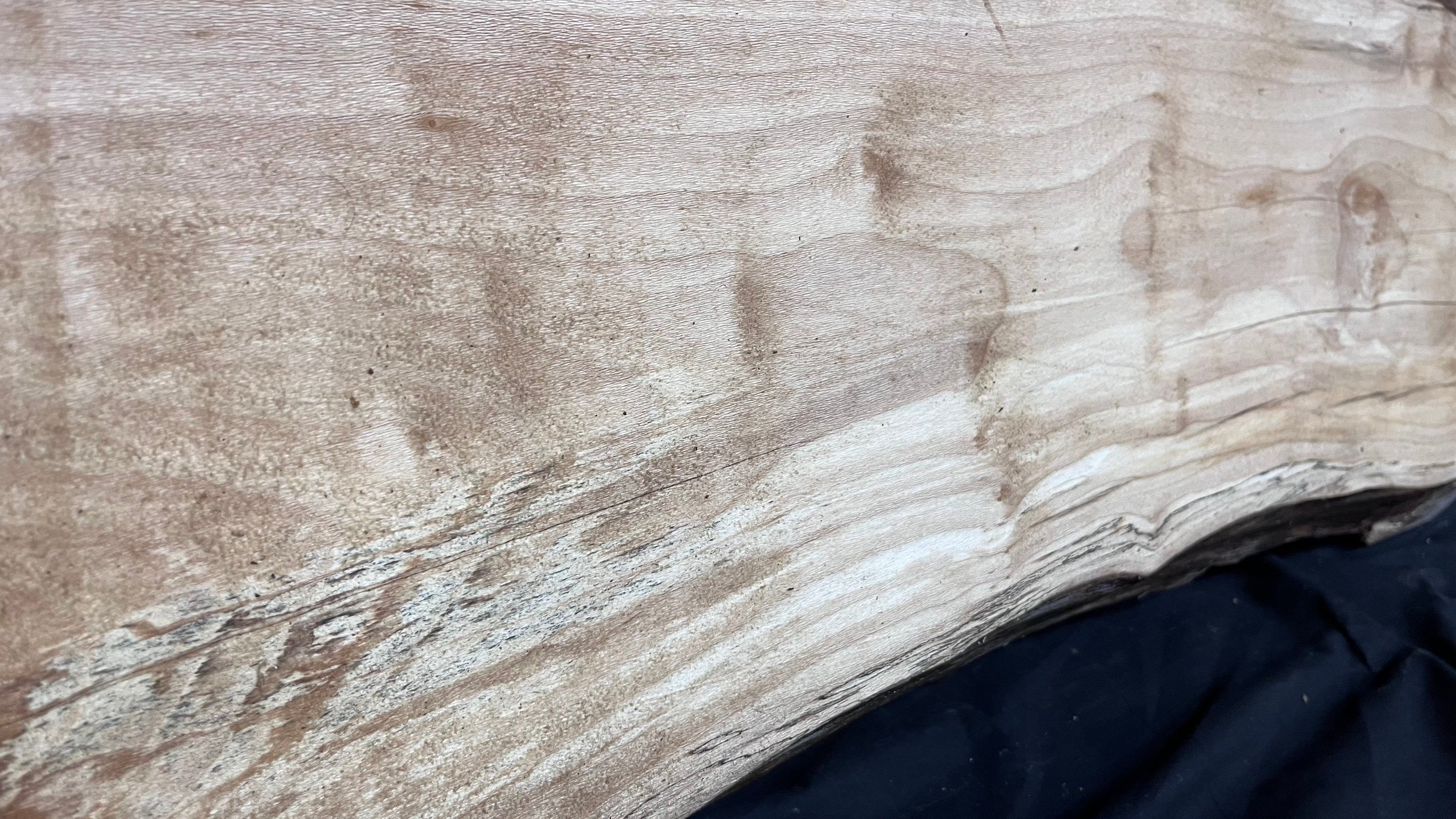 London Plane Mantle 788 L x 394 W x 63 D mm       (405)