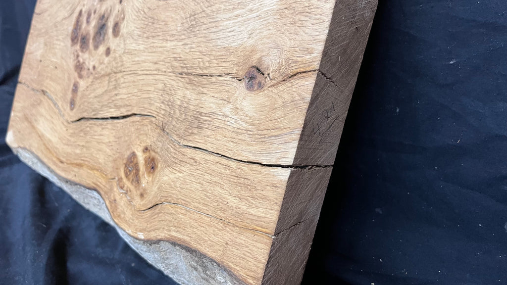 Pippy oak craft wood, 556 L x 330 W x 44 D (mm)    (421)