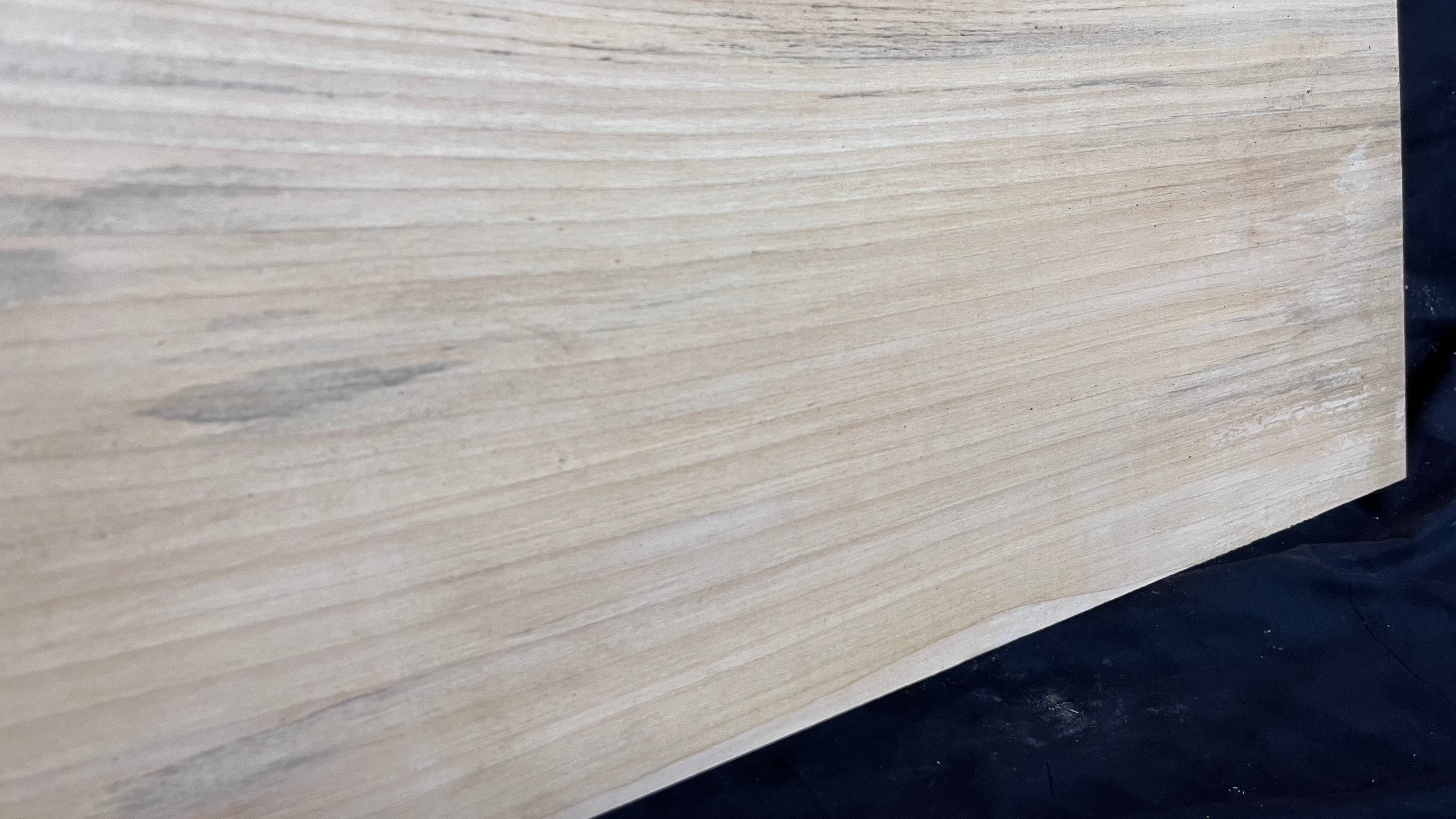 Lime Wood shelving, plank  573 L x 333 W x 45 D mm (422)