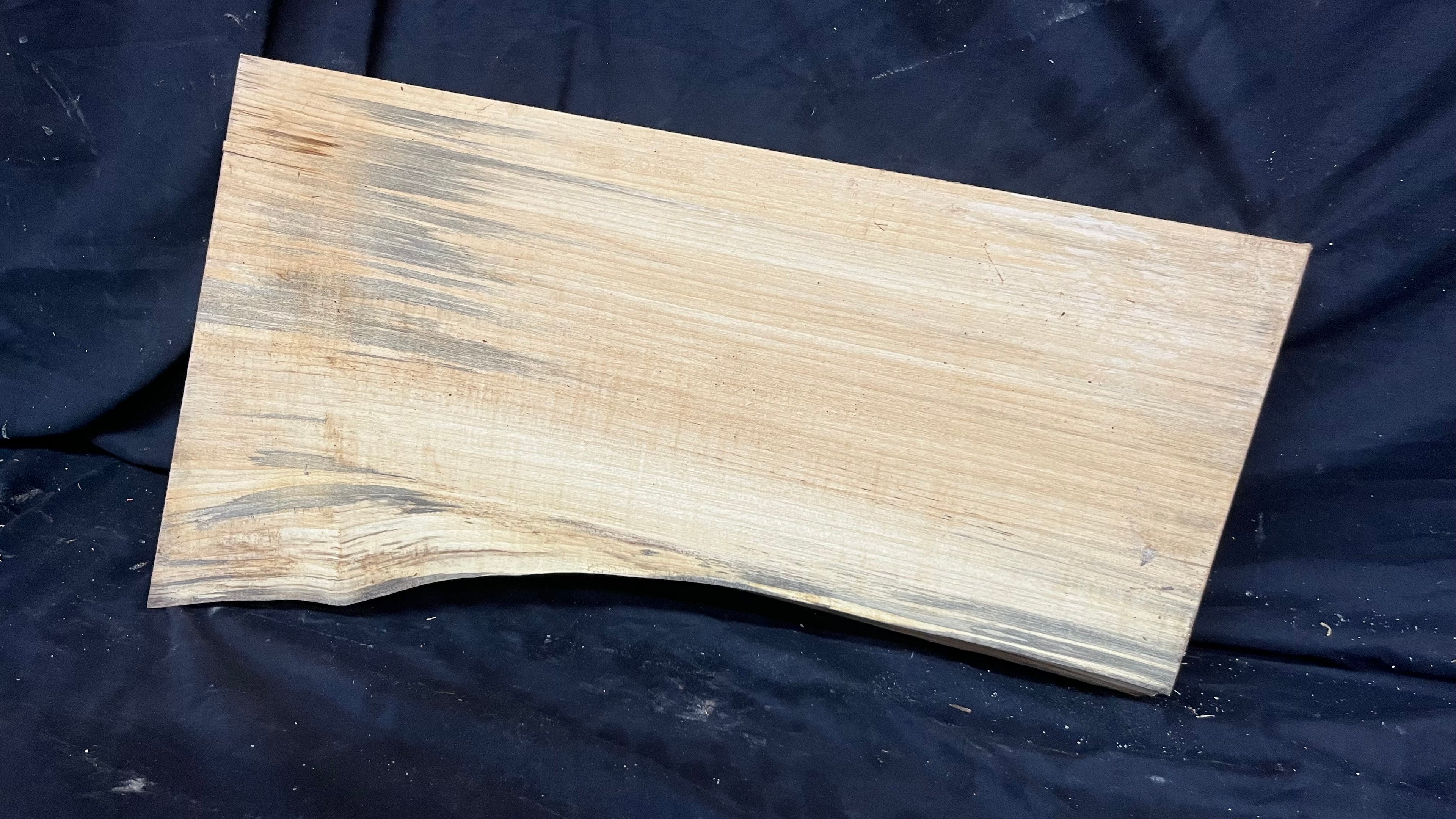 Lime Wood shelving, plank  573 L x 333 W x 45 D mm (422)