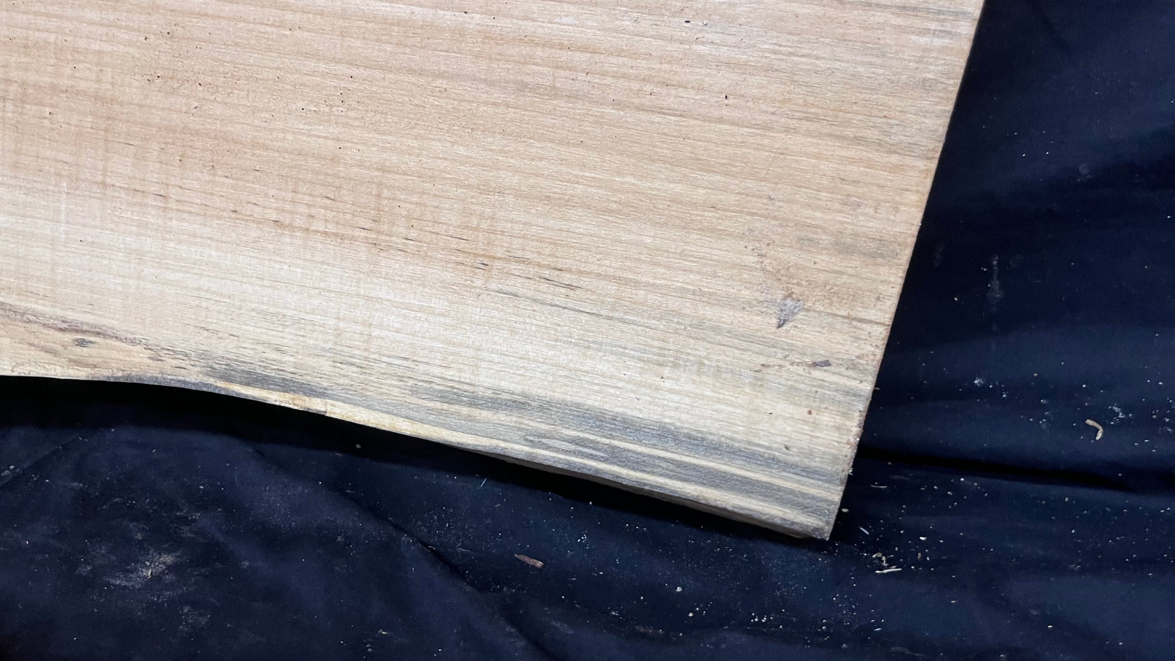 Lime Wood shelving, plank  573 L x 333 W x 45 D mm (422)