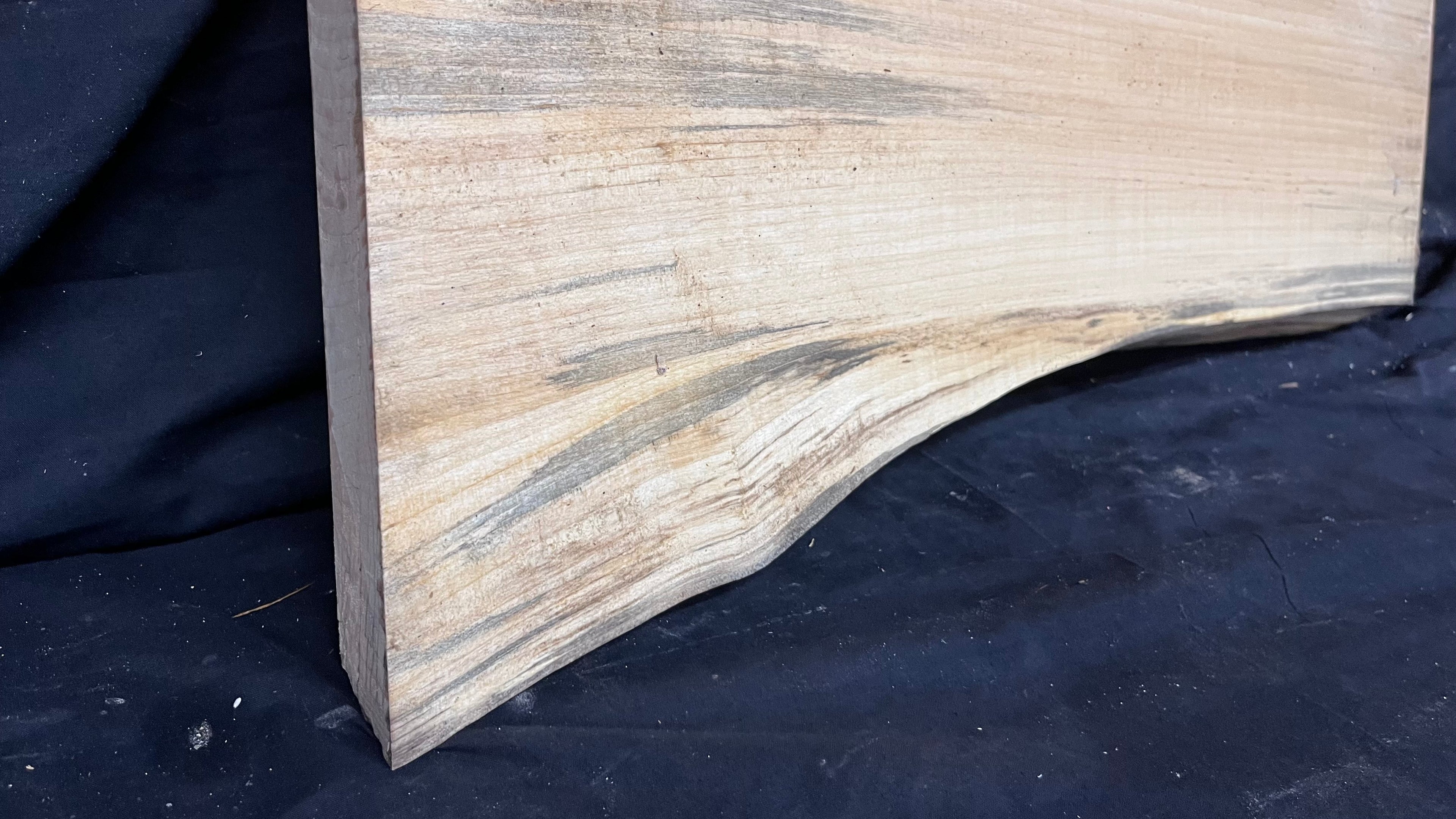 Lime Wood shelving, plank  573 L x 333 W x 45 D mm (422)