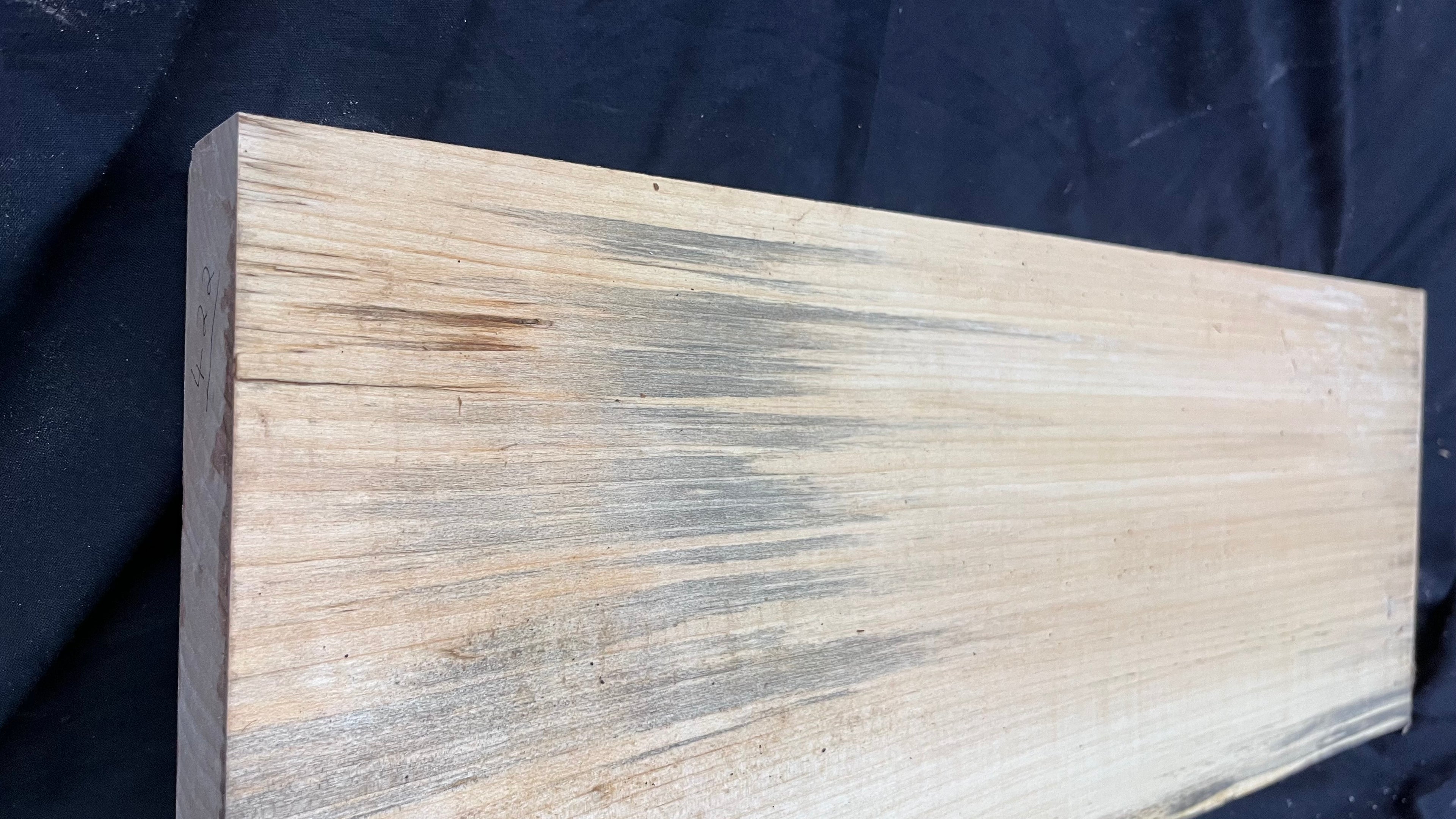 Lime Wood shelving, plank  573 L x 333 W x 45 D mm (422)