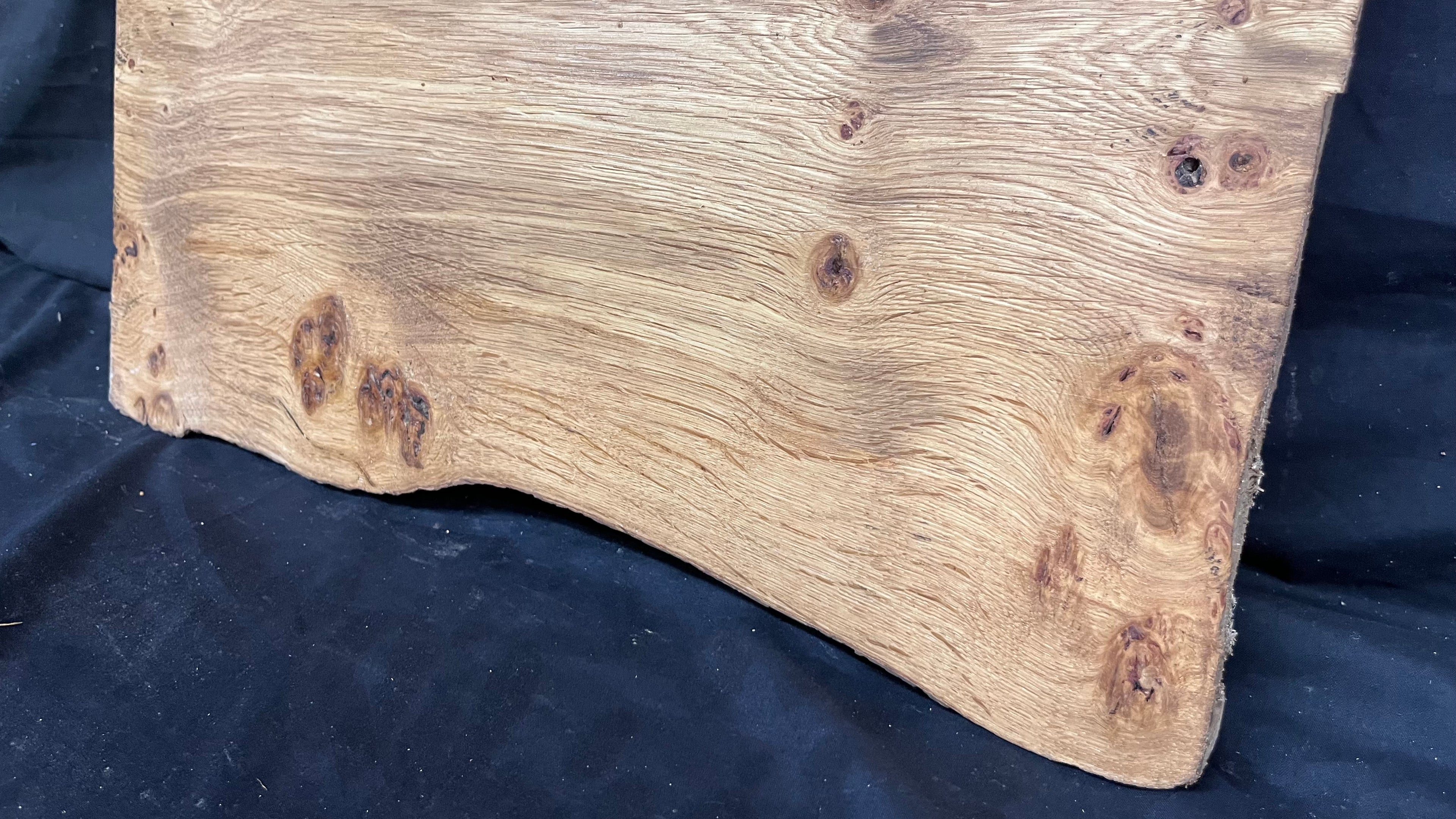 Pippy oak craft wood, 495 L x 426 W x 38 D mm    (423)
