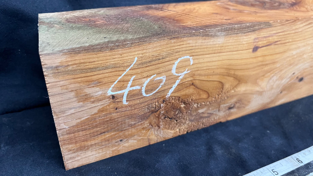 Yew, mantle piece, slab, board, shelf 611 L x 90 W x 68 D mm    (409)