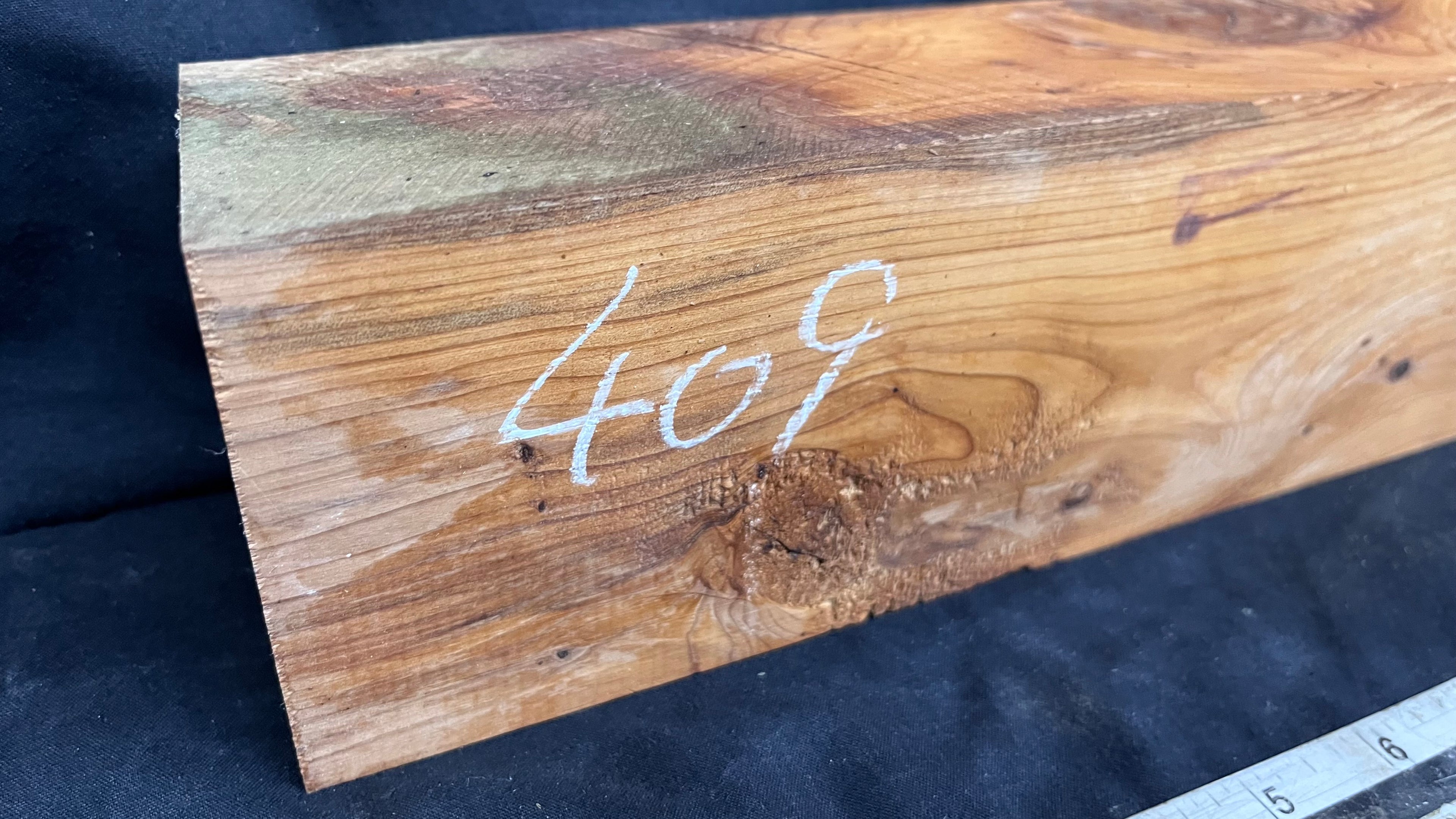 Yew, mantle piece, slab, board, shelf 611 L x 90 W x 68 D mm    (409)