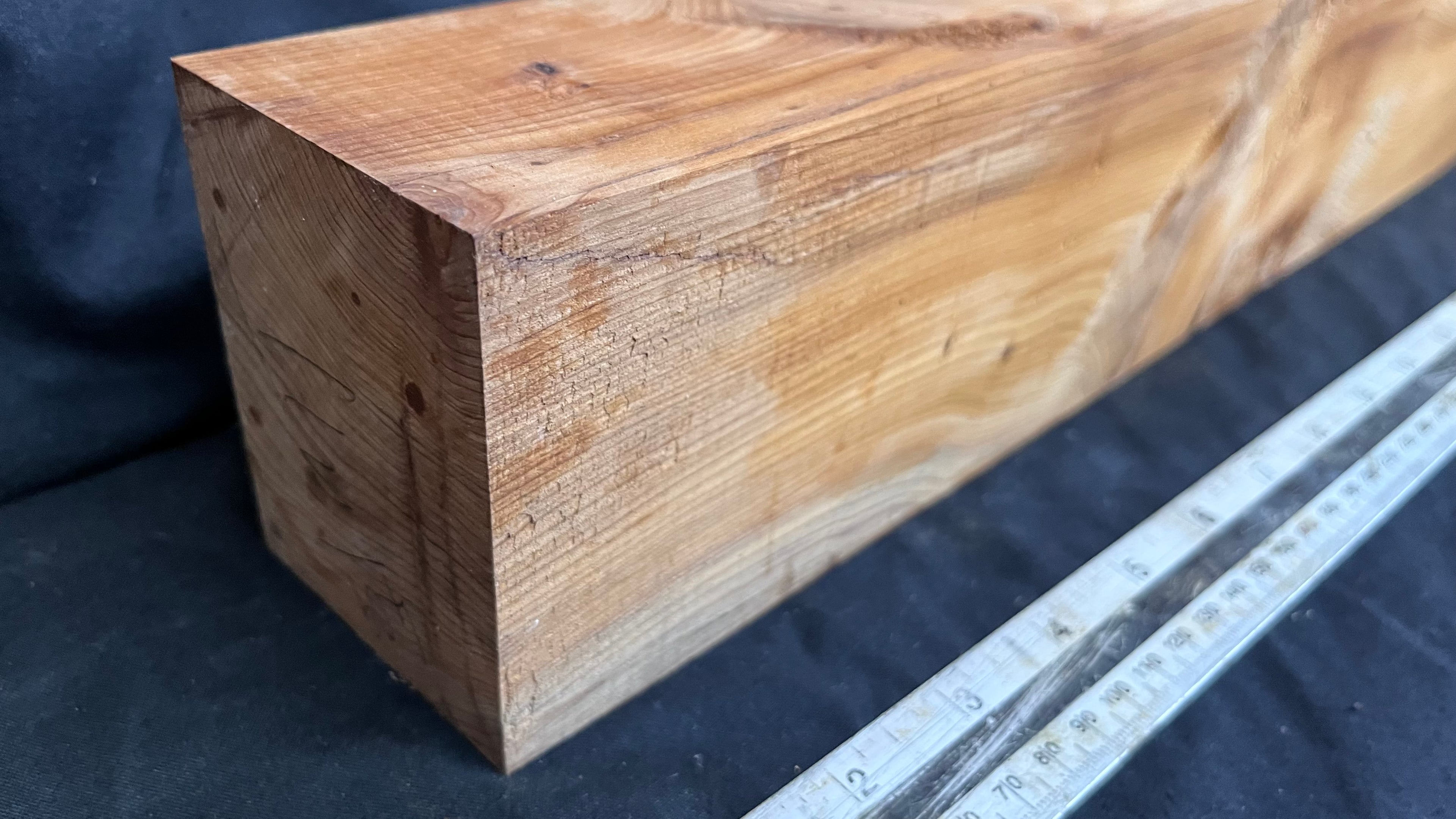 Yew, mantle piece, slab, board, shelf 611 L x 90 W x 68 D mm    (409)