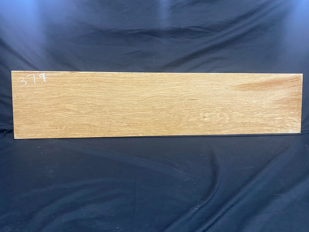 Solid oak plank, board 1180 L x 256 W x 26 D mm (379)
