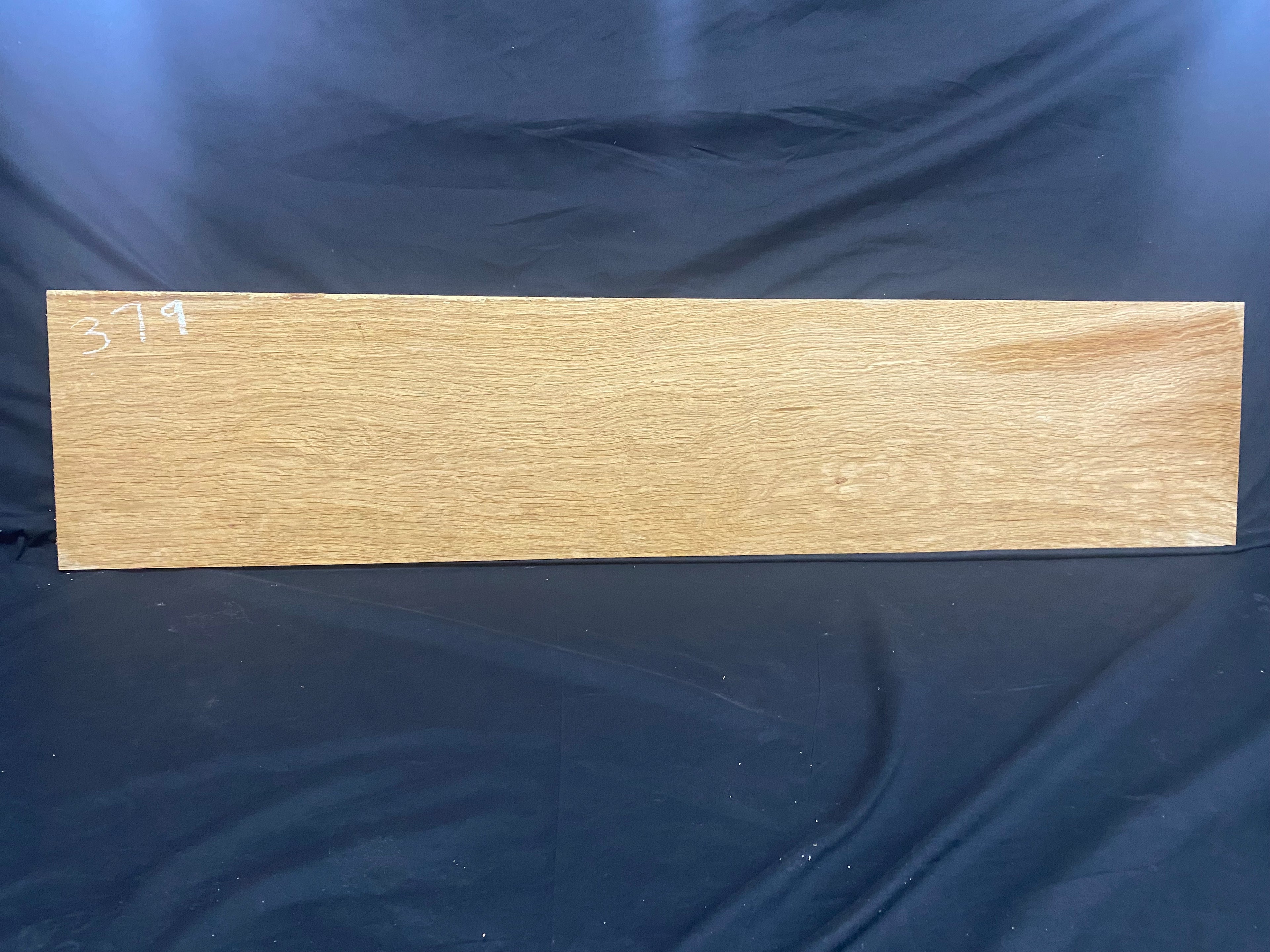 Solid oak plank, board 1180 L x 256 W x 26 D mm (379)