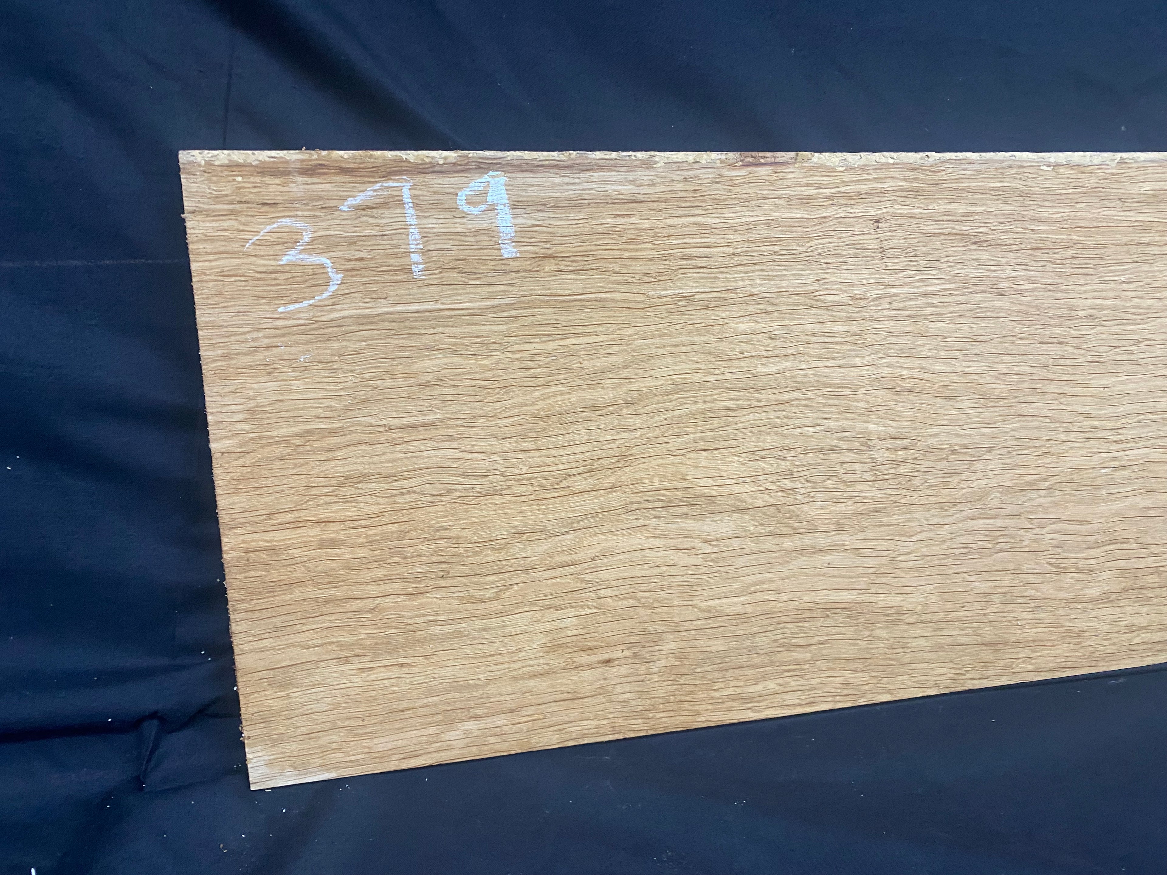 Solid oak plank, board 1180 L x 256 W x 26 D mm (379)