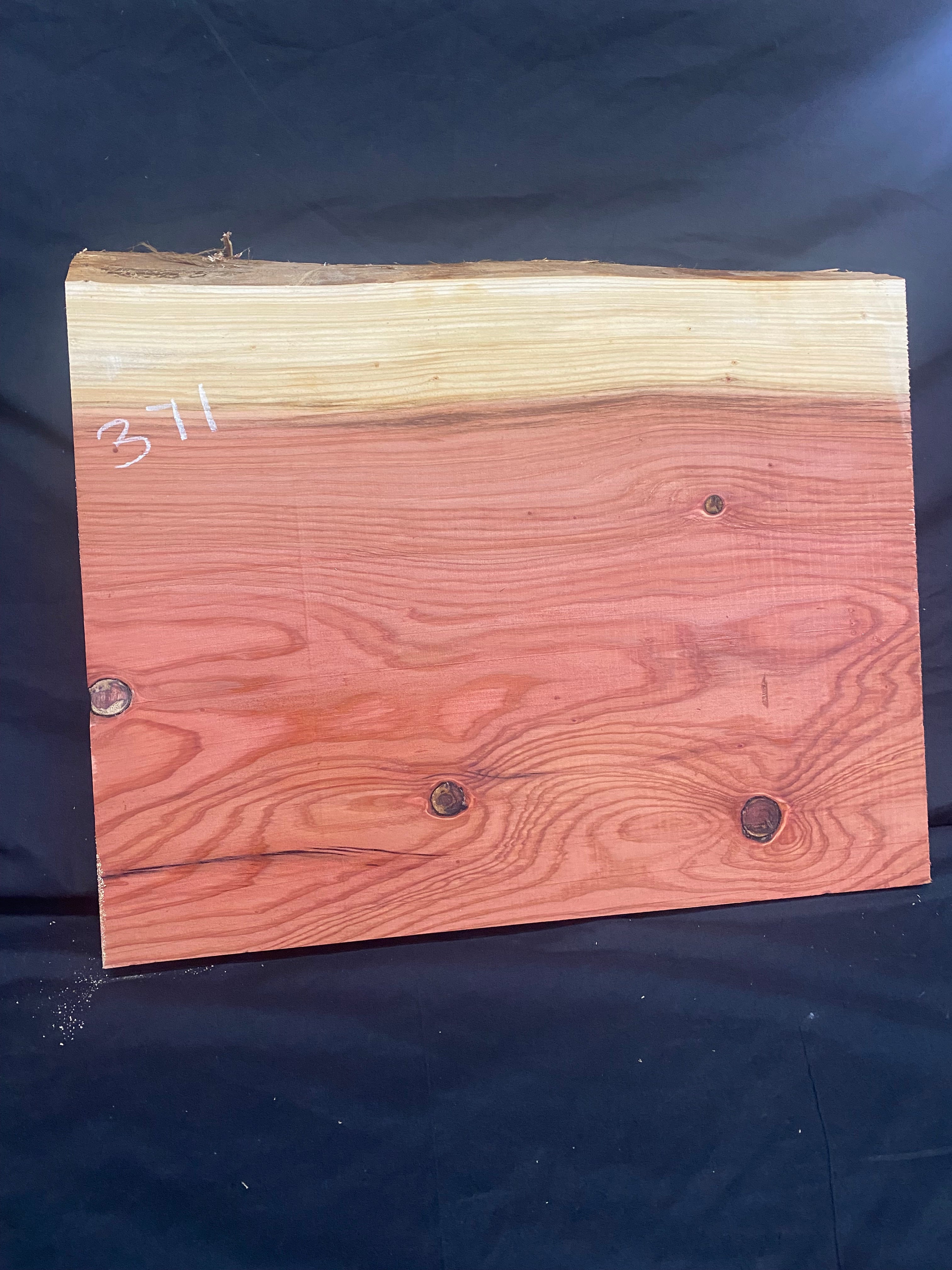 RED CEDAR PLANK, BOARD.  570 L x 466 W x 42 D mm  (371mf)