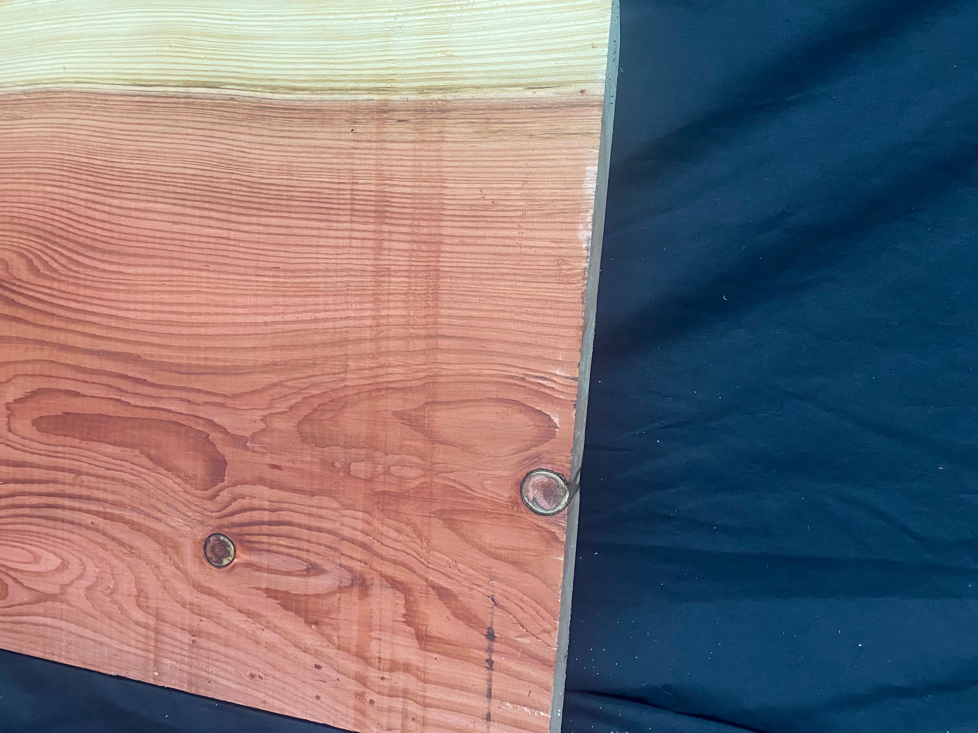 RED CEDAR PLANK, BOARD.  570 L x 466 W x 42 D mm  (371mf)