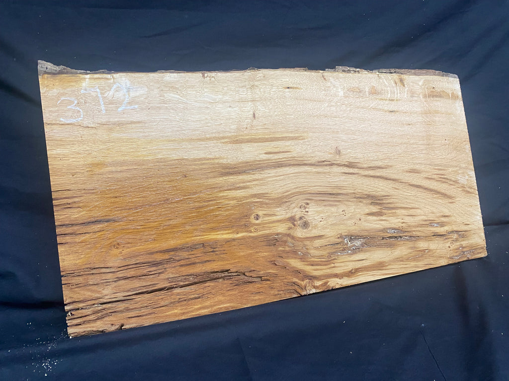 Solid oak plank, shelf, board 621 L x 324 W x 26 D mm      (mf372)