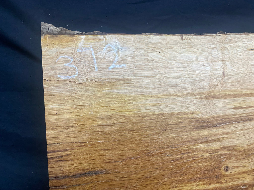 Solid oak plank, shelf, board 621 L x 324 W x 26 D mm      (mf372)