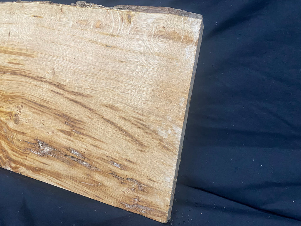 Solid oak plank, shelf, board 621 L x 324 W x 26 D mm      (mf372)