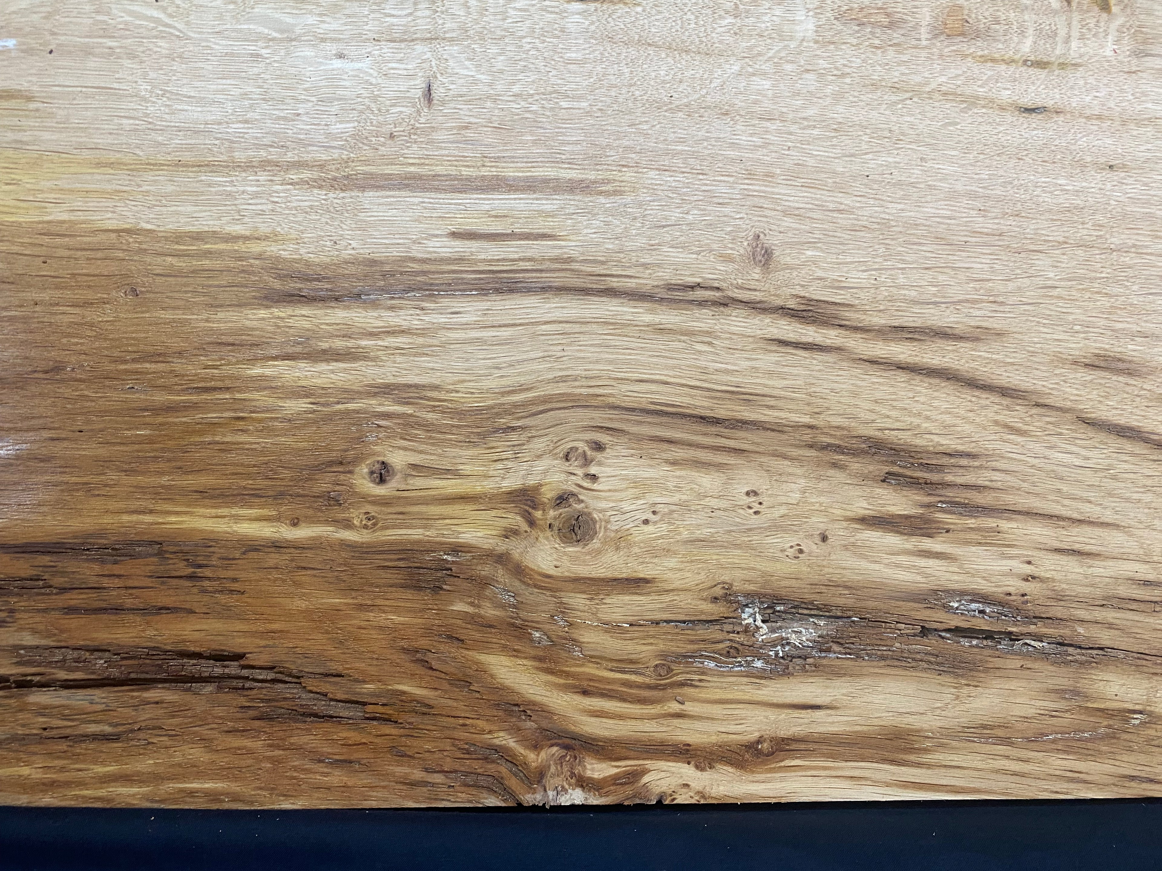 Solid oak plank, shelf, board 621 L x 324 W x 26 D mm      (mf372)