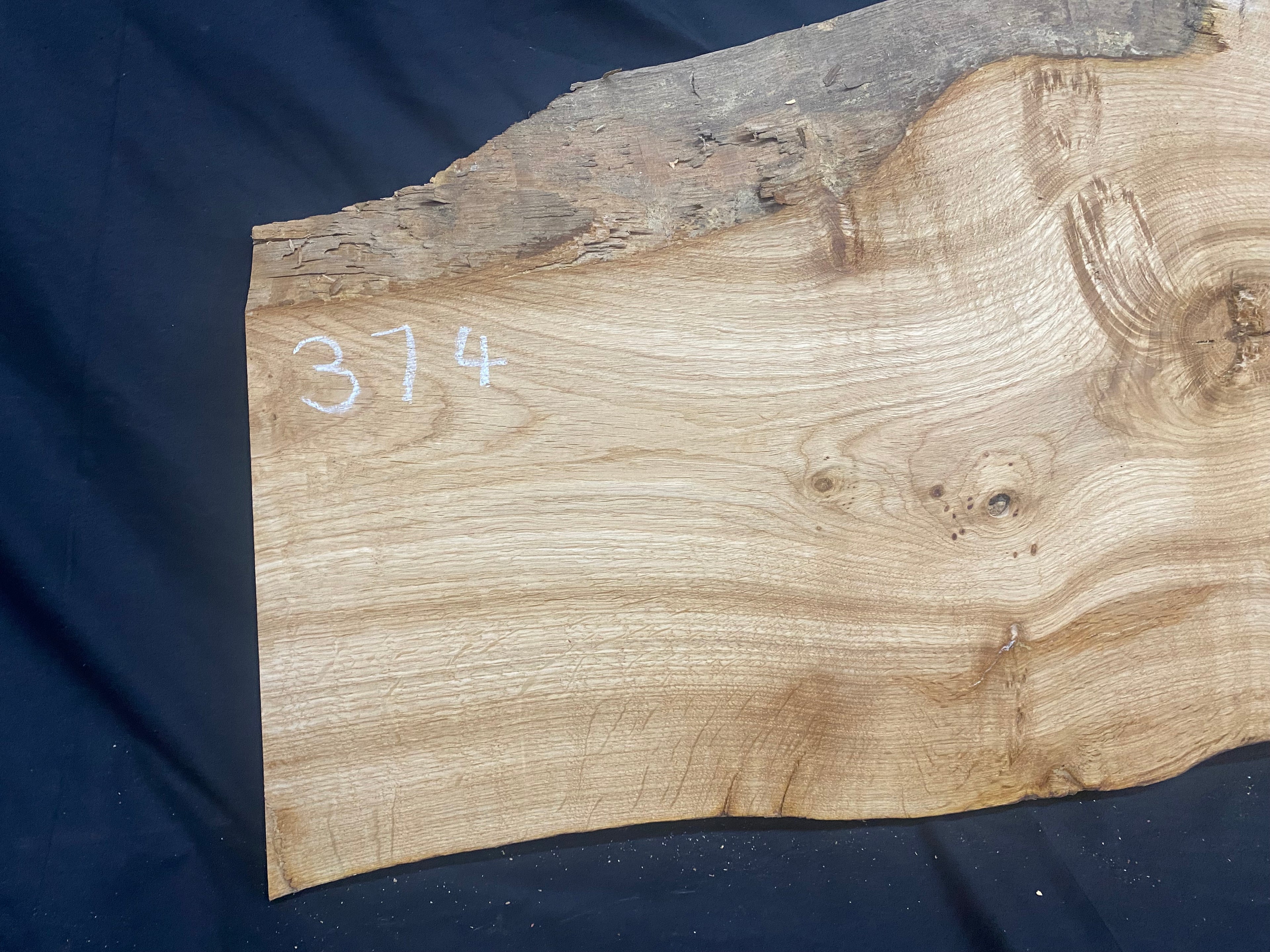 Solid oak plank, shelf, board 964 L x 435 W x 36 D mm      (mf374)