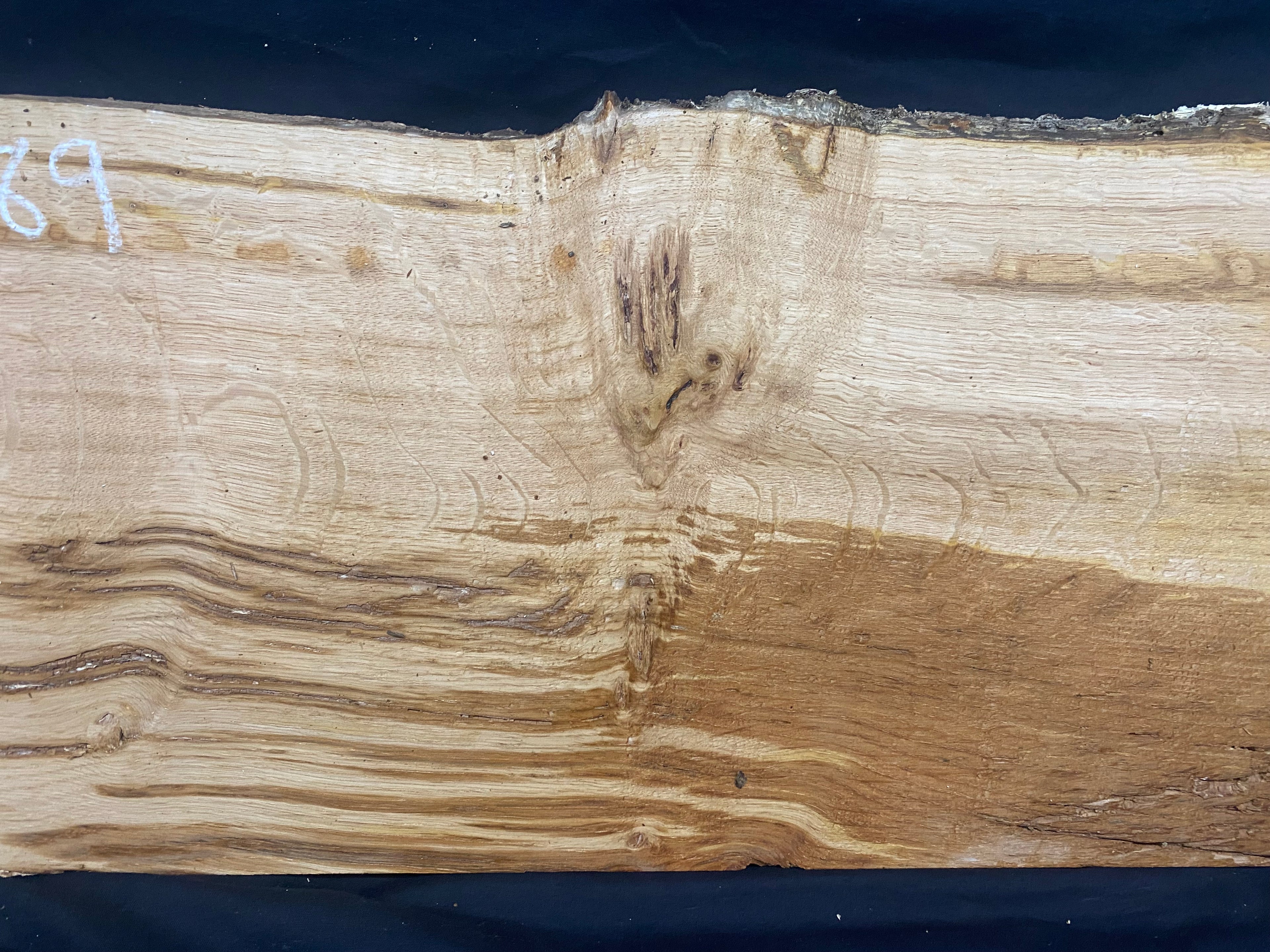 Solid oak plank, shelf, board 588 L x 287 W x 24 D mm      (mf389)