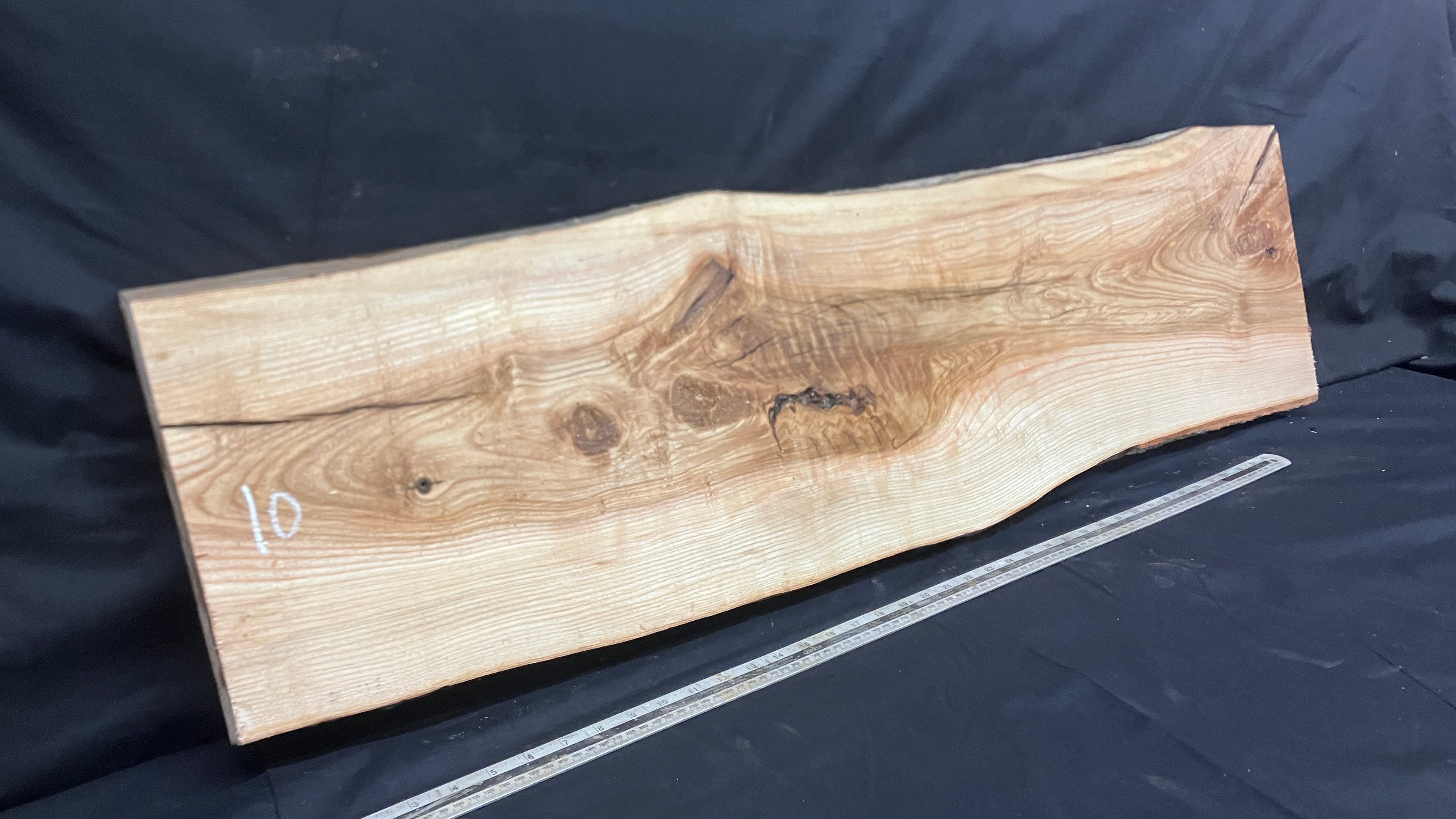 Ash hardwood boards, shelving,platter 1174 L x 317 W x 32 D (mm)     (10)