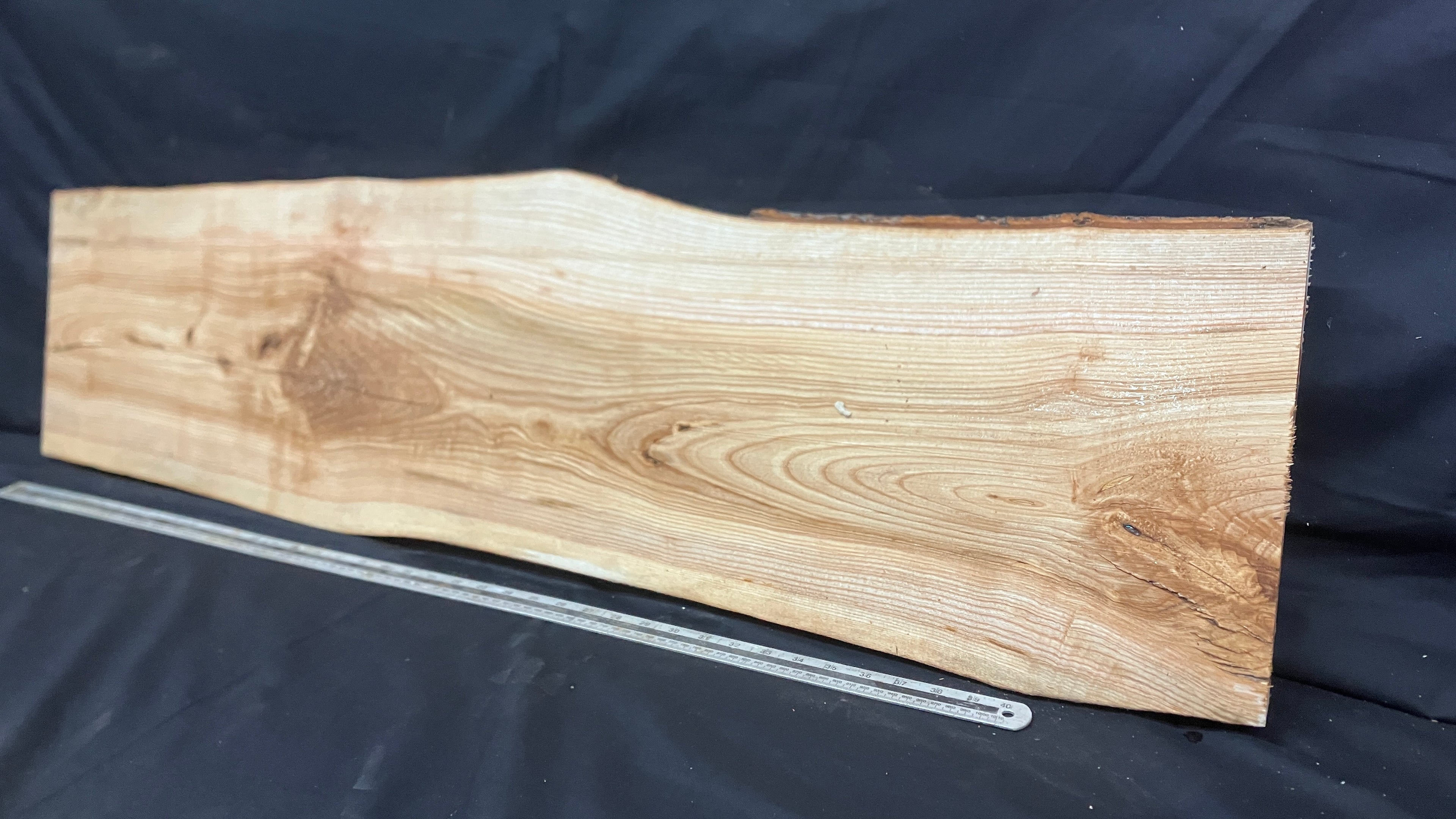 Ash hardwood boards, shelving,platter 1174 L x 317 W x 32 D (mm)     (10)