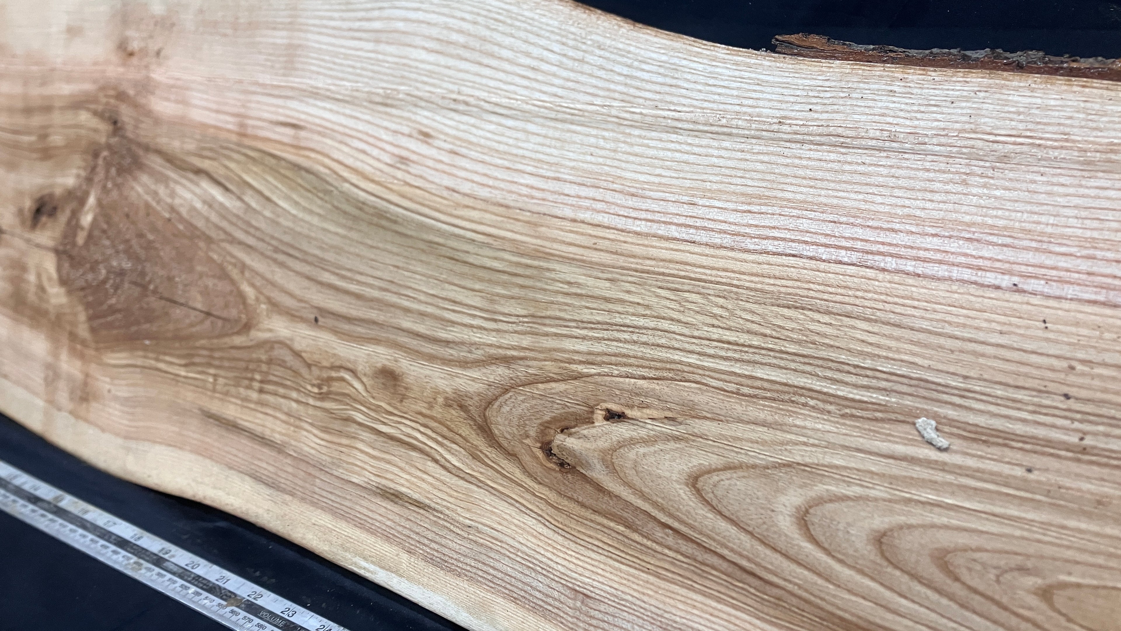 Ash hardwood boards, shelving,platter 1174 L x 317 W x 32 D (mm)     (10)