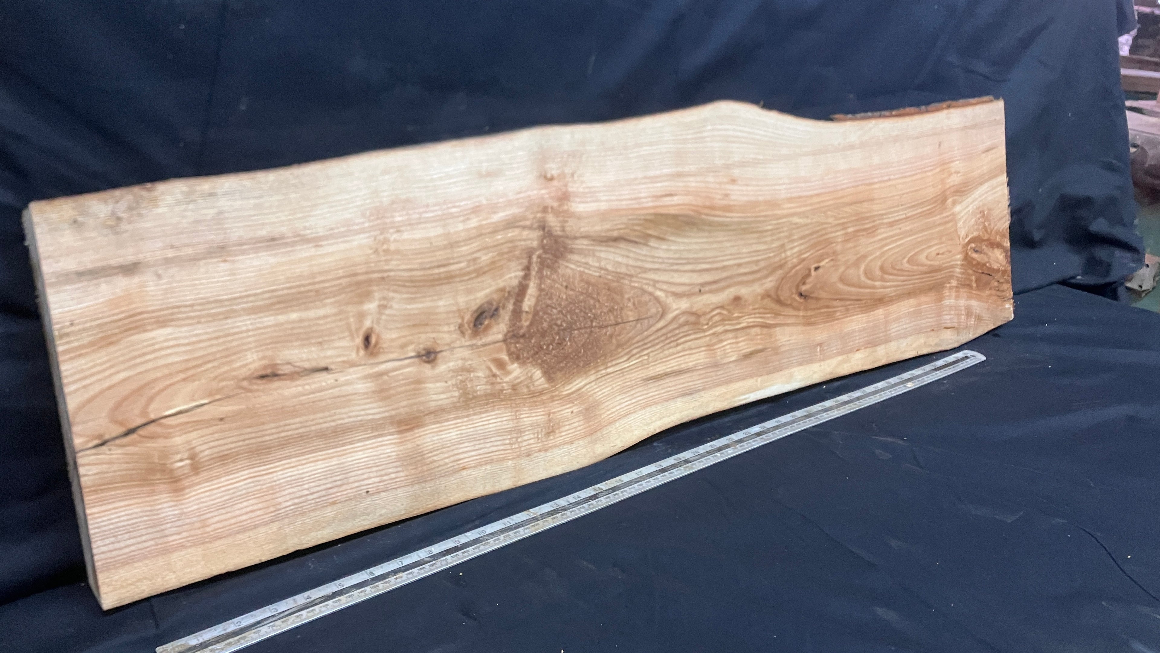 Ash hardwood boards, shelving,platter 1174 L x 317 W x 32 D (mm)     (10)