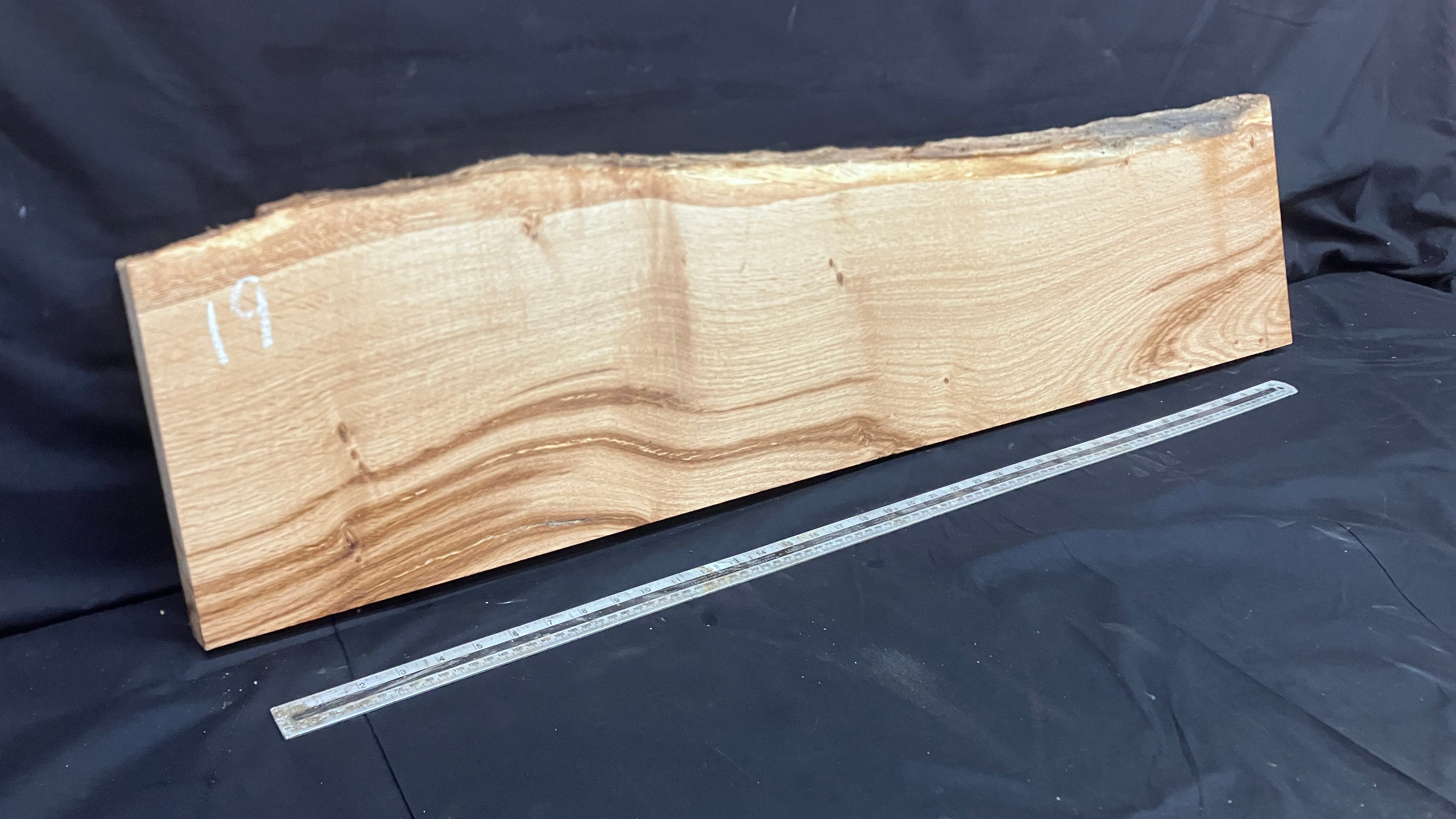 OAK HARDWOOD PLANK, CRAFTS, SHELVING  1139 L x 280 W x 47 D mm      (19)