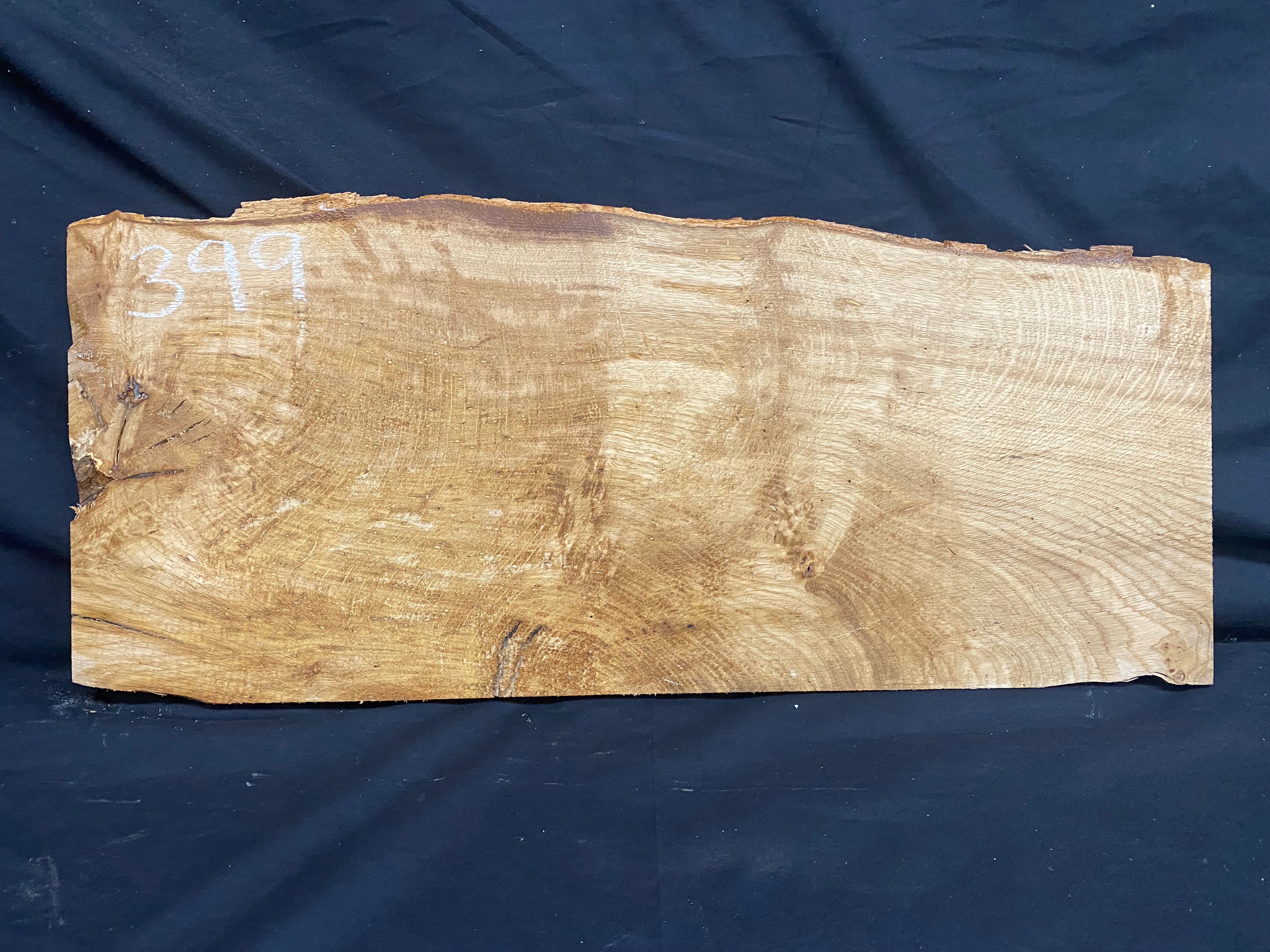 Solid oak plank, shelf, board 663 L x 290 W x 24 D mm      (mf399)