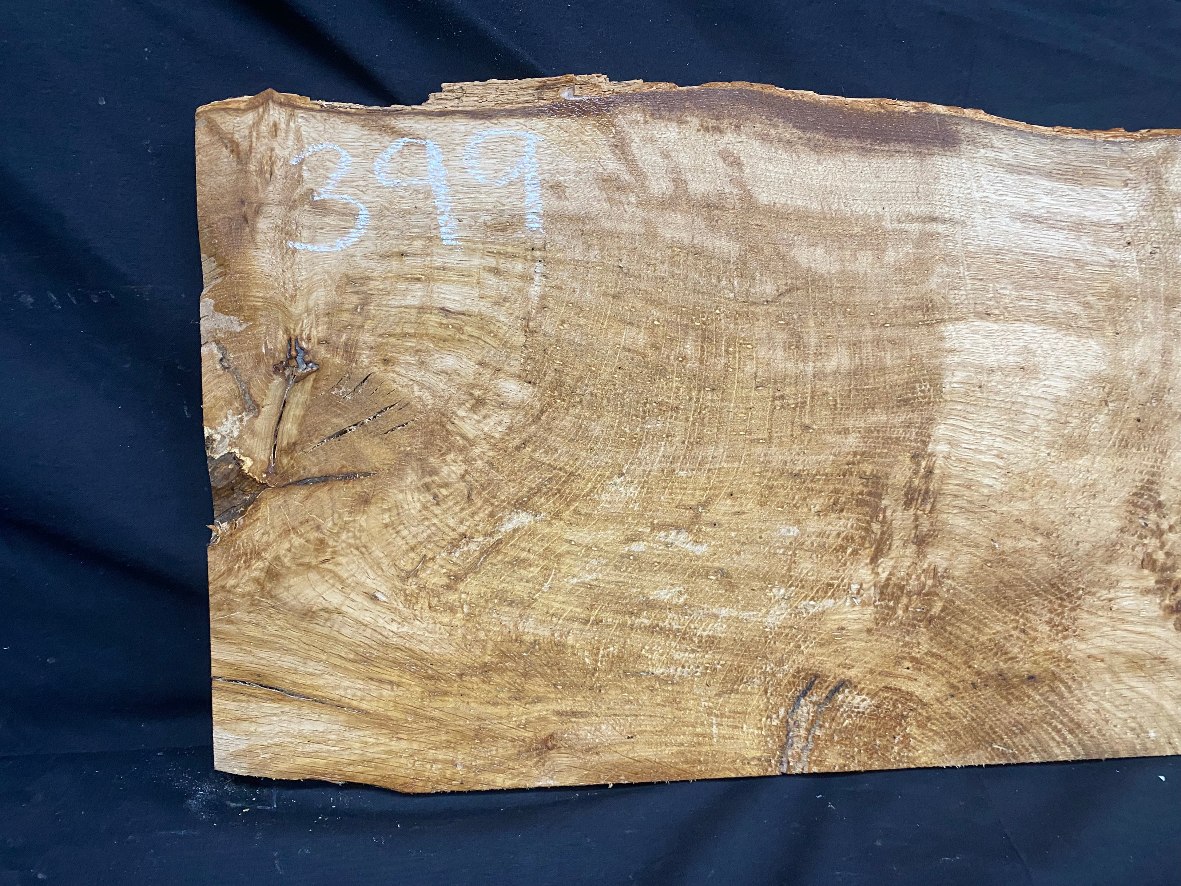 Solid oak plank, shelf, board 663 L x 290 W x 24 D mm      (mf399)