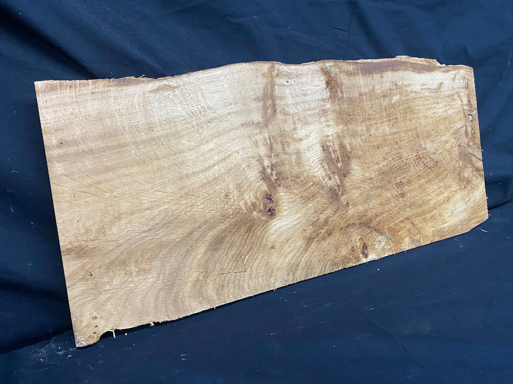 Solid oak plank, shelf, board 663 L x 290 W x 24 D mm      (mf399)