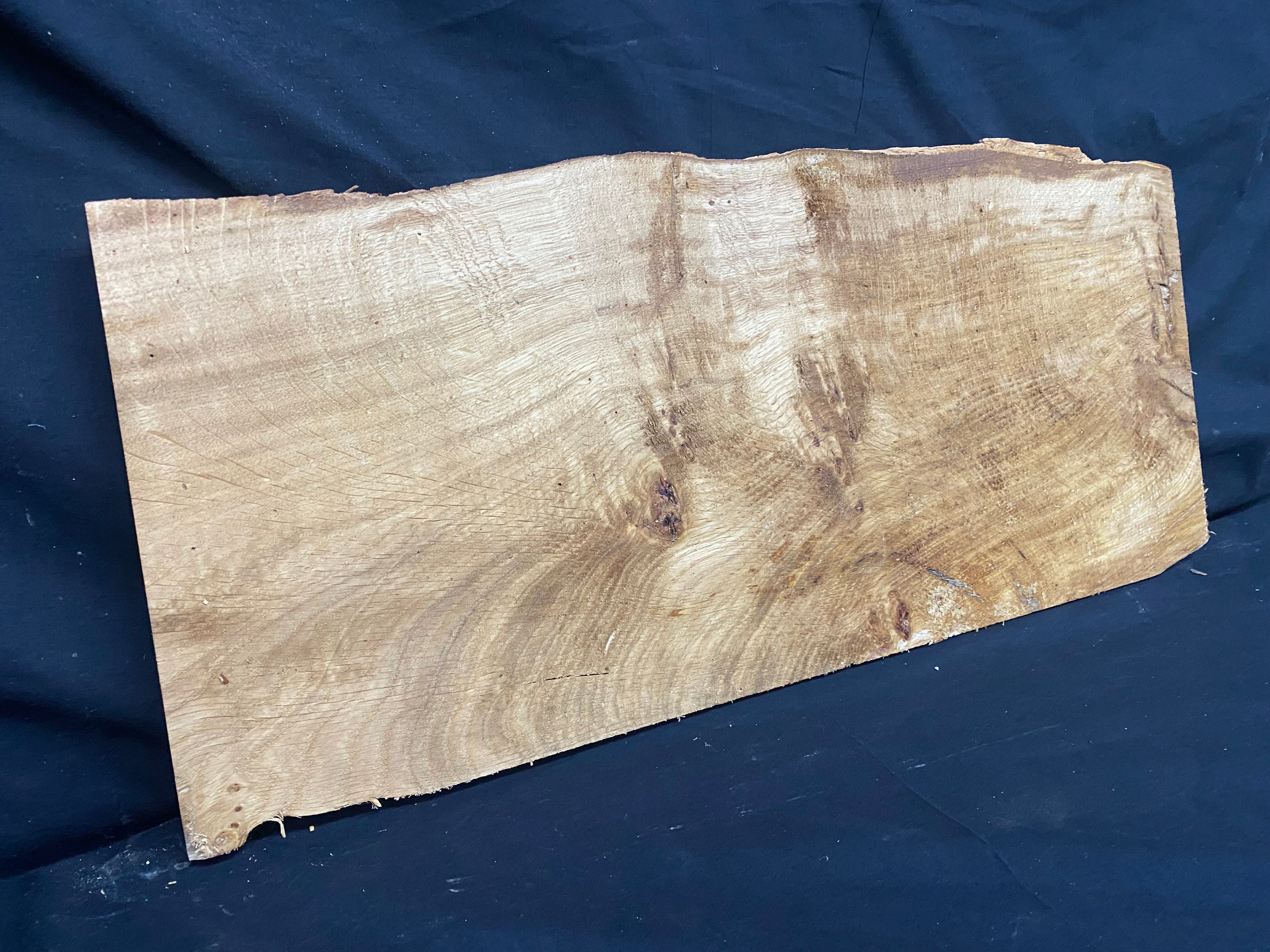Solid oak plank, shelf, board 663 L x 290 W x 24 D mm      (mf399)