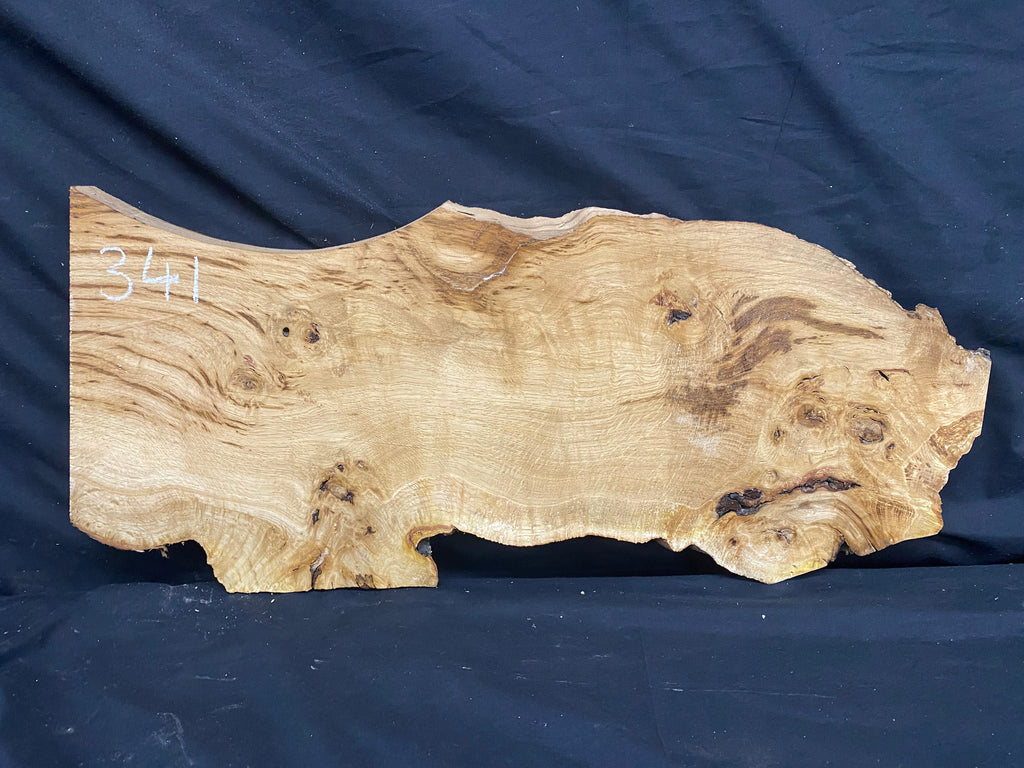 Solid oak plank, shelf, board 636 L x 257 W x 33 D mm      (mf341)