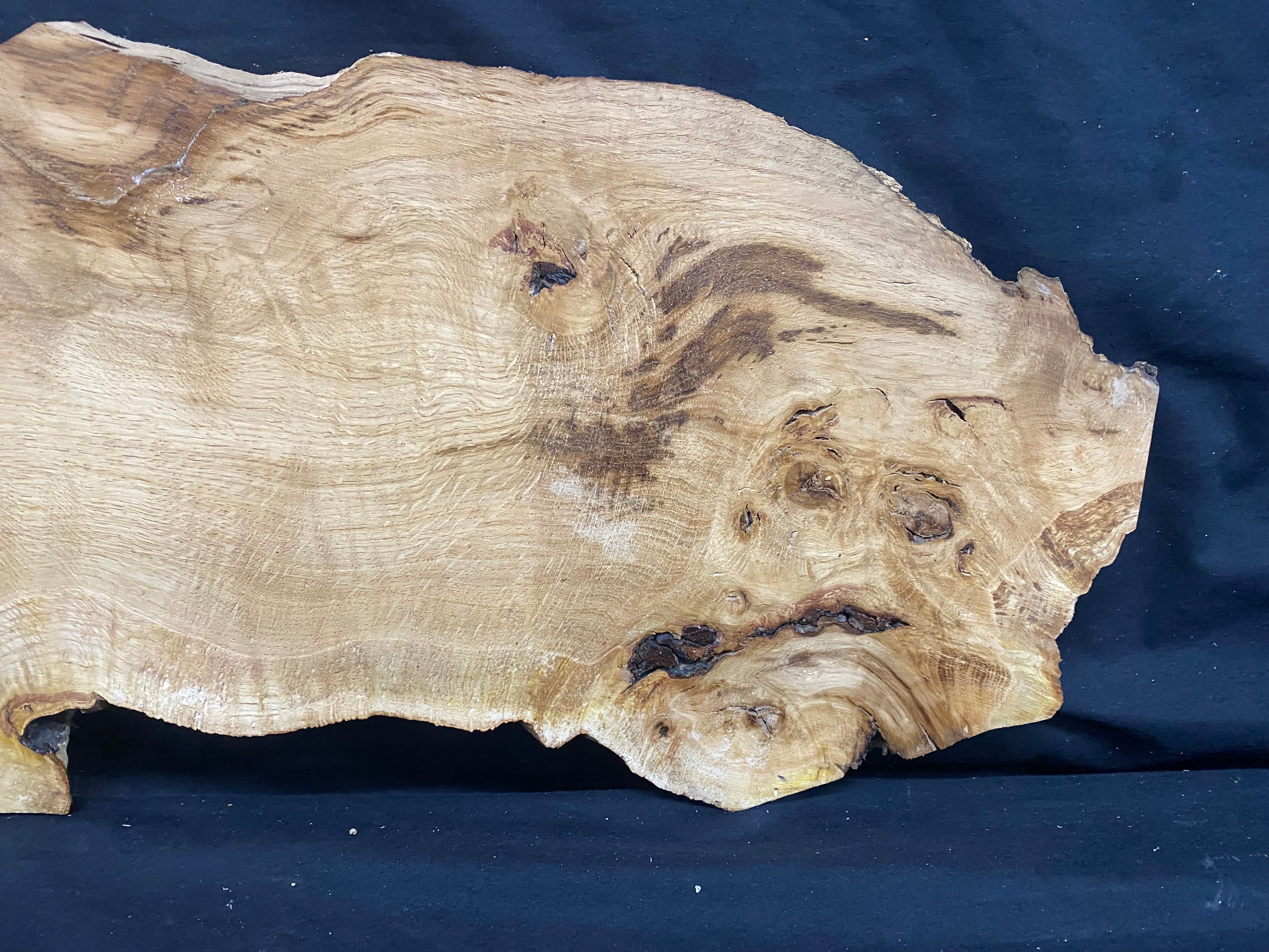 Solid oak plank, shelf, board 636 L x 257 W x 33 D mm      (mf341)