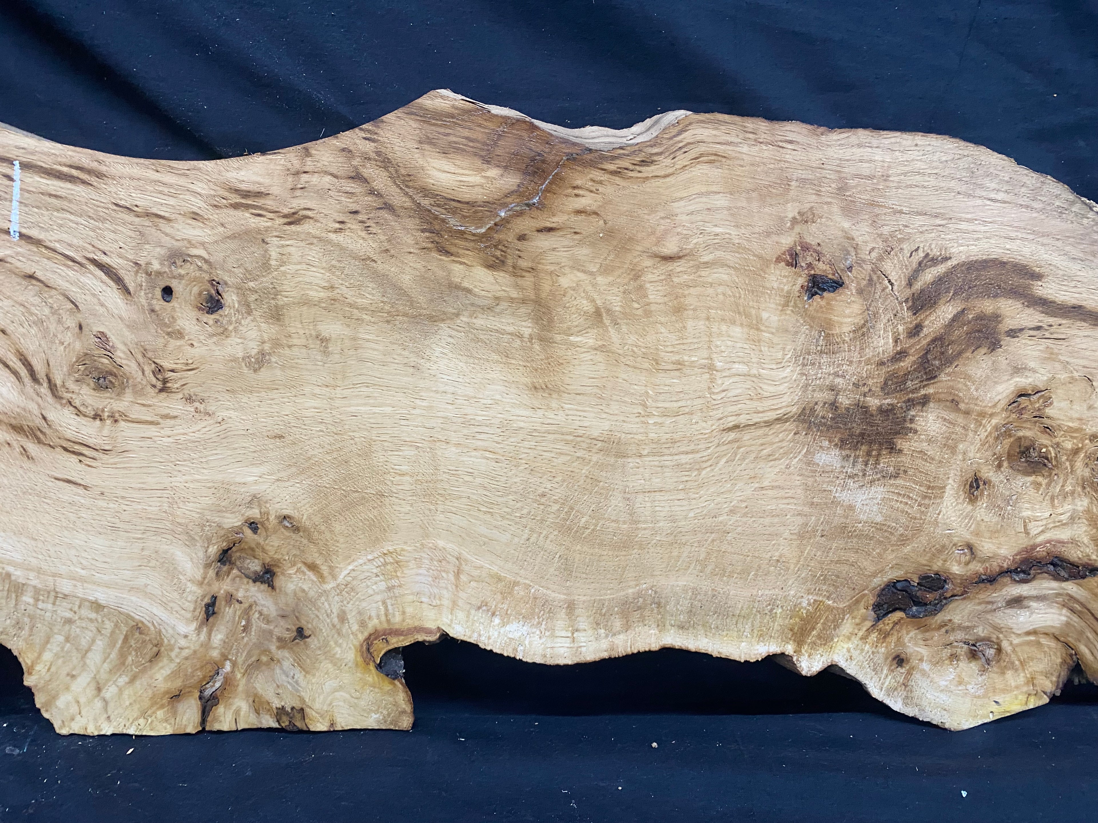 Solid oak plank, shelf, board 636 L x 257 W x 33 D mm      (mf341)