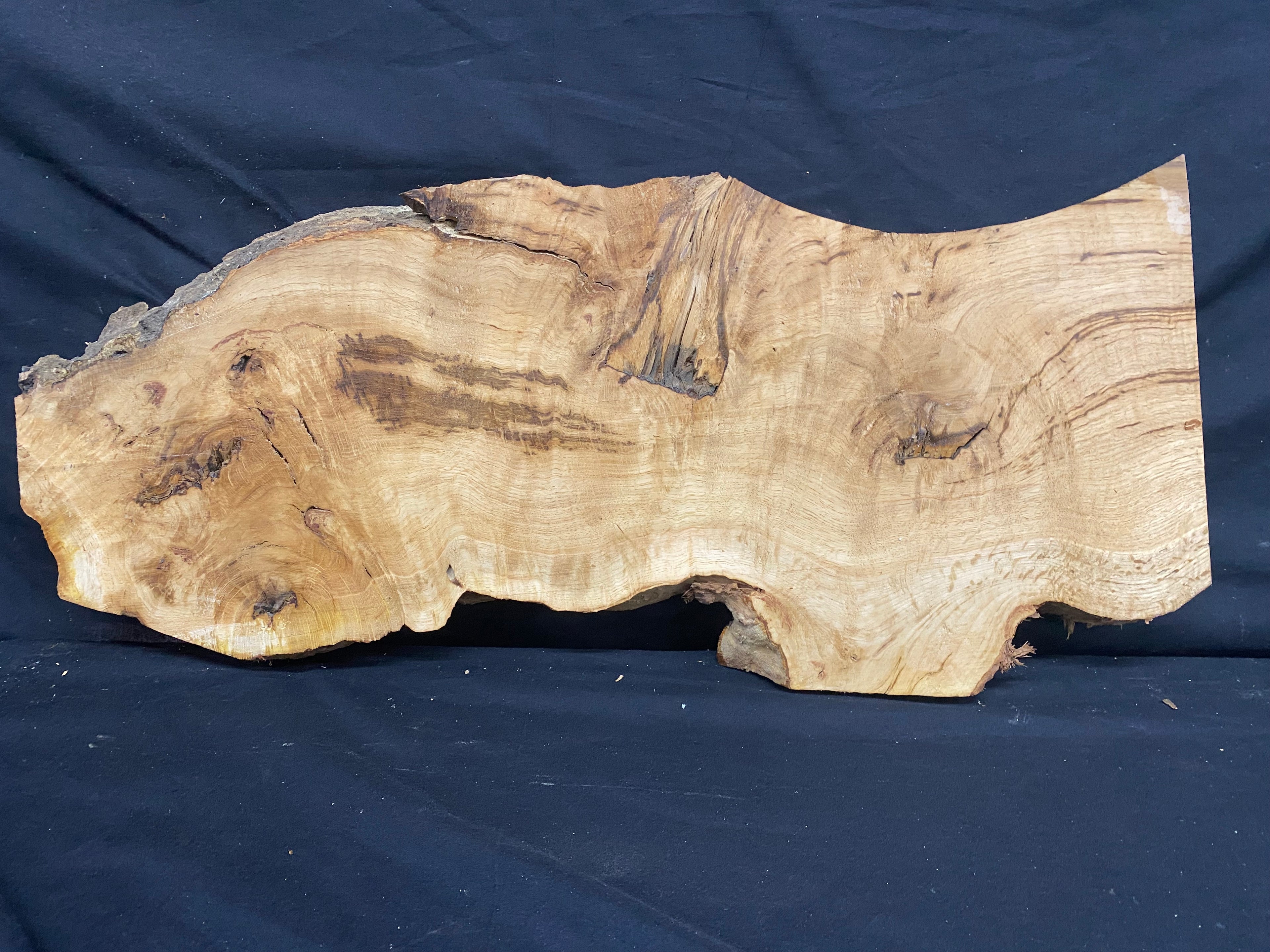 Solid oak plank, shelf, board 636 L x 257 W x 33 D mm      (mf341)