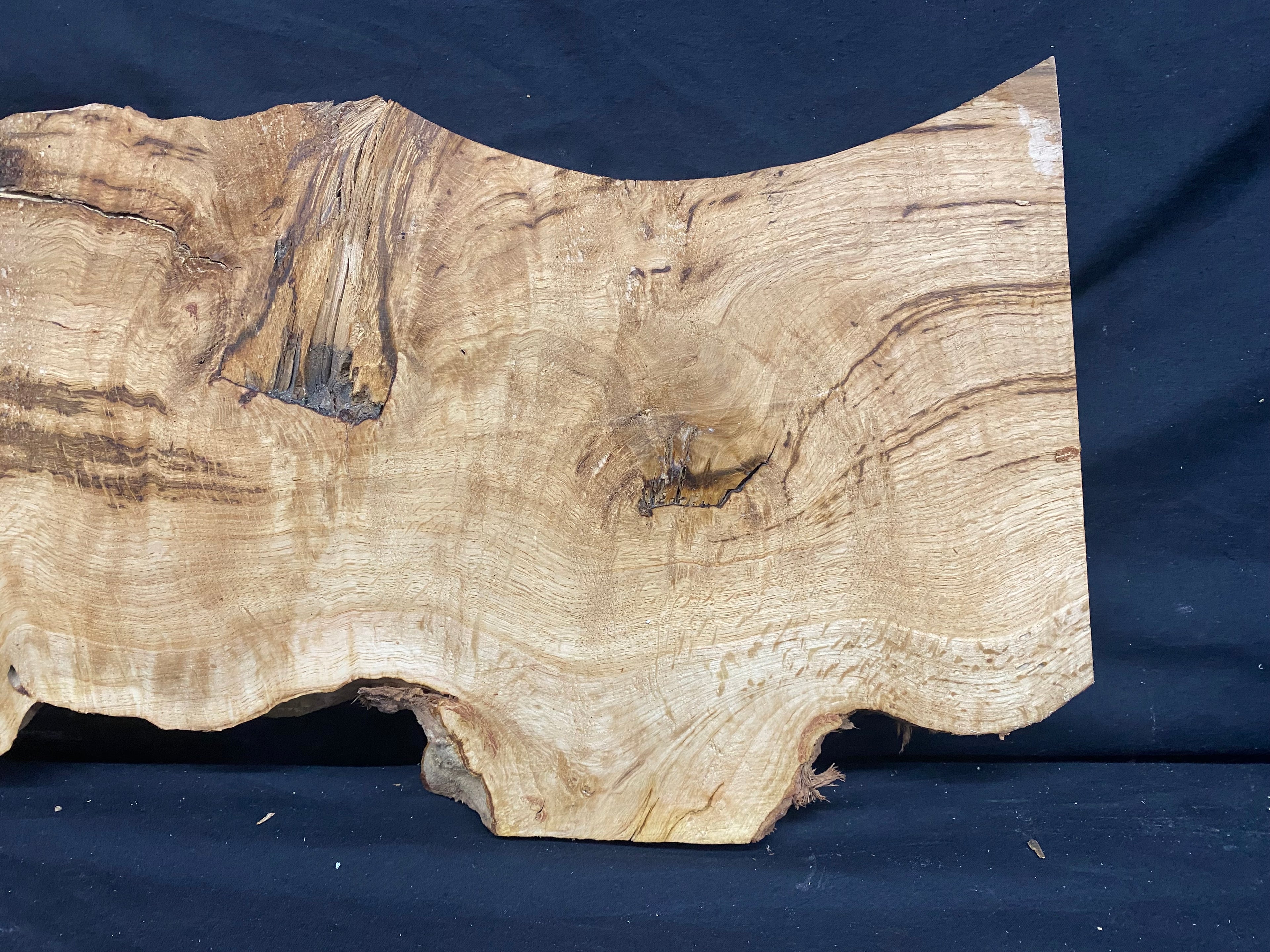 Solid oak plank, shelf, board 636 L x 257 W x 33 D mm      (mf341)